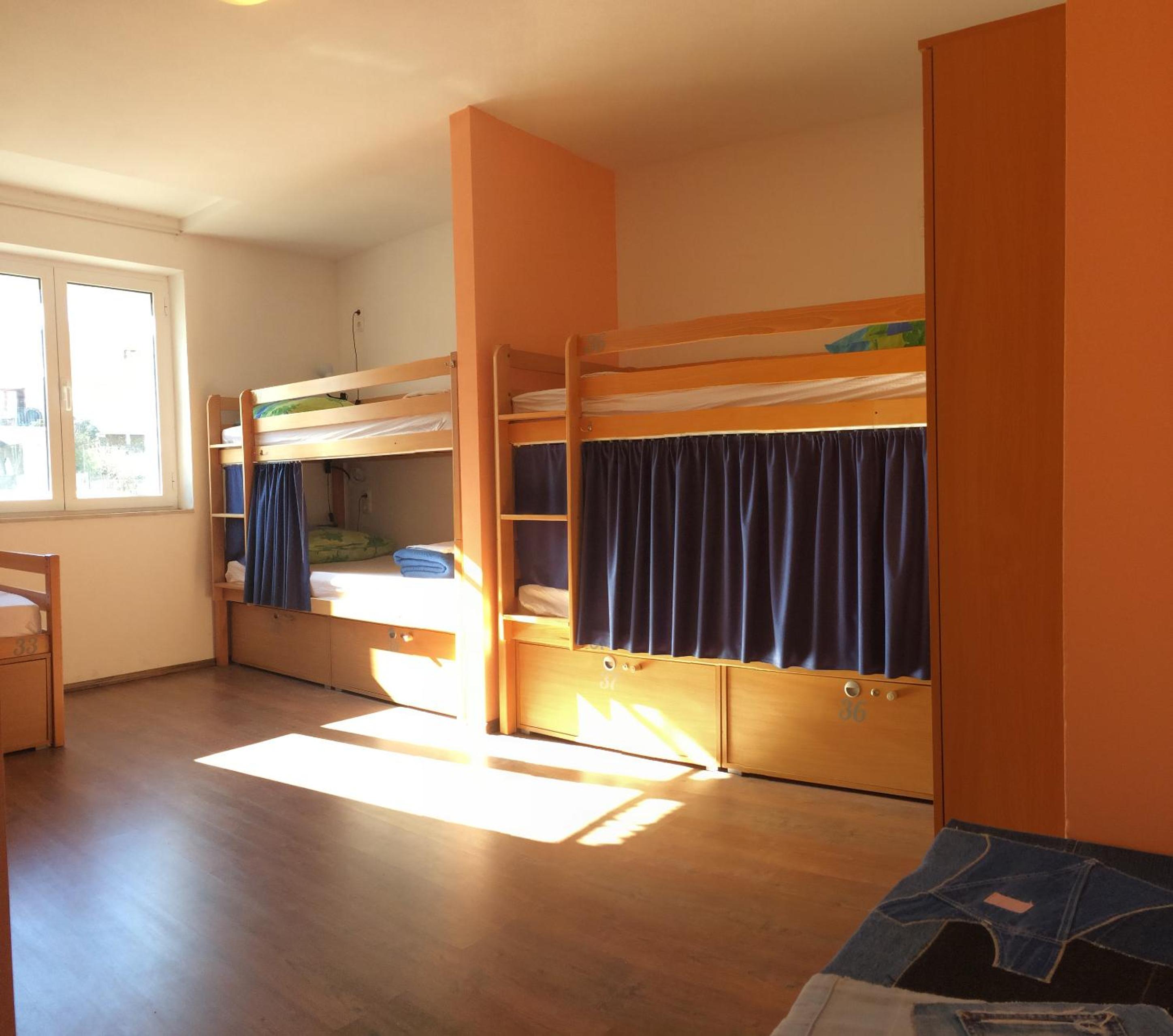 Bed in 7-Bed Mixed Dormitory Room