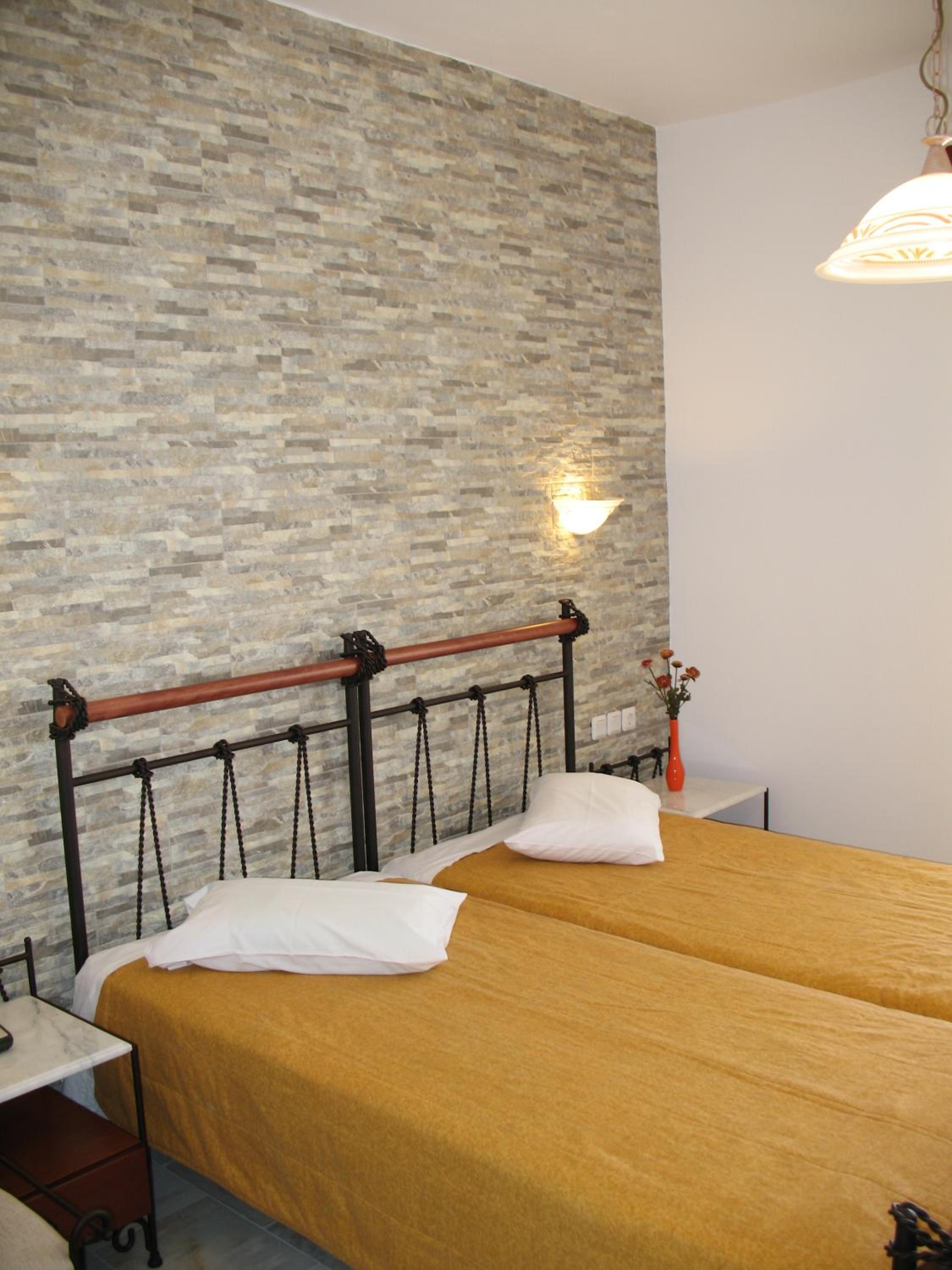 Double or Twin Room - Photo 9