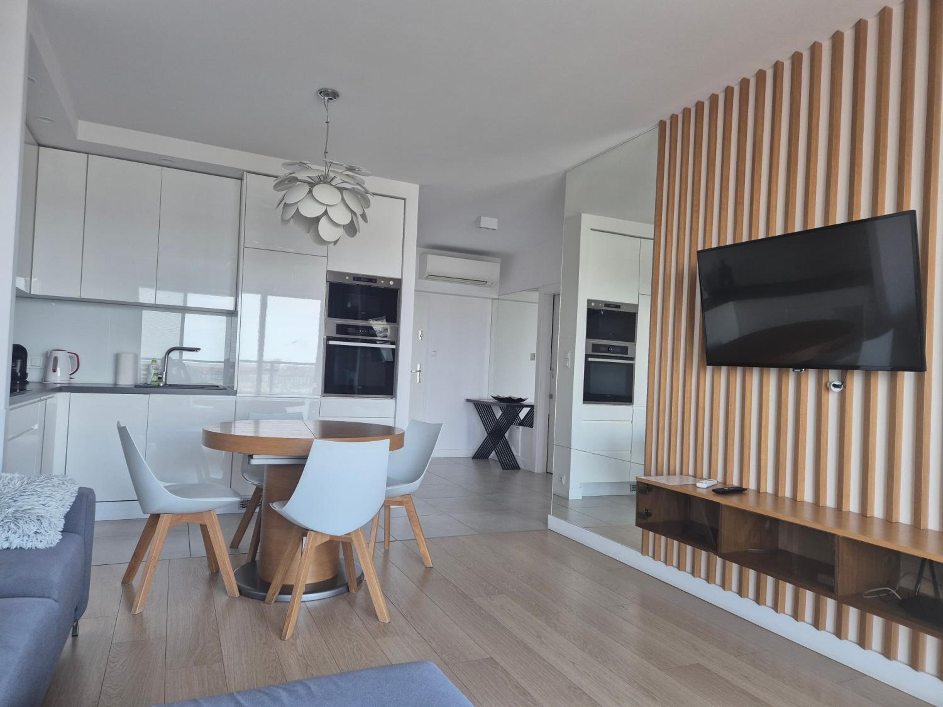 One-Bedroom Apartment with Balcony