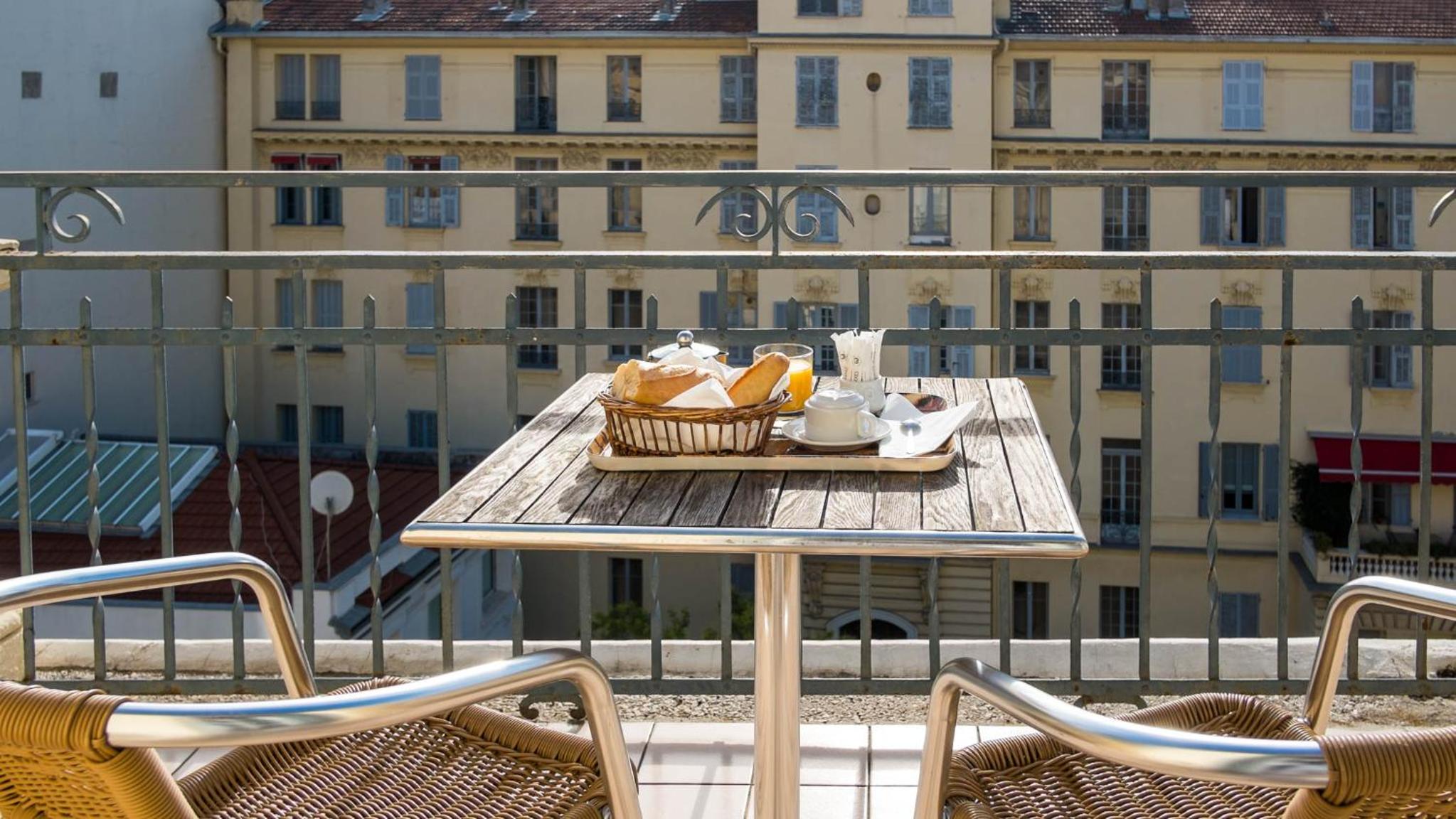 Double Room with Terrace - Photo 3