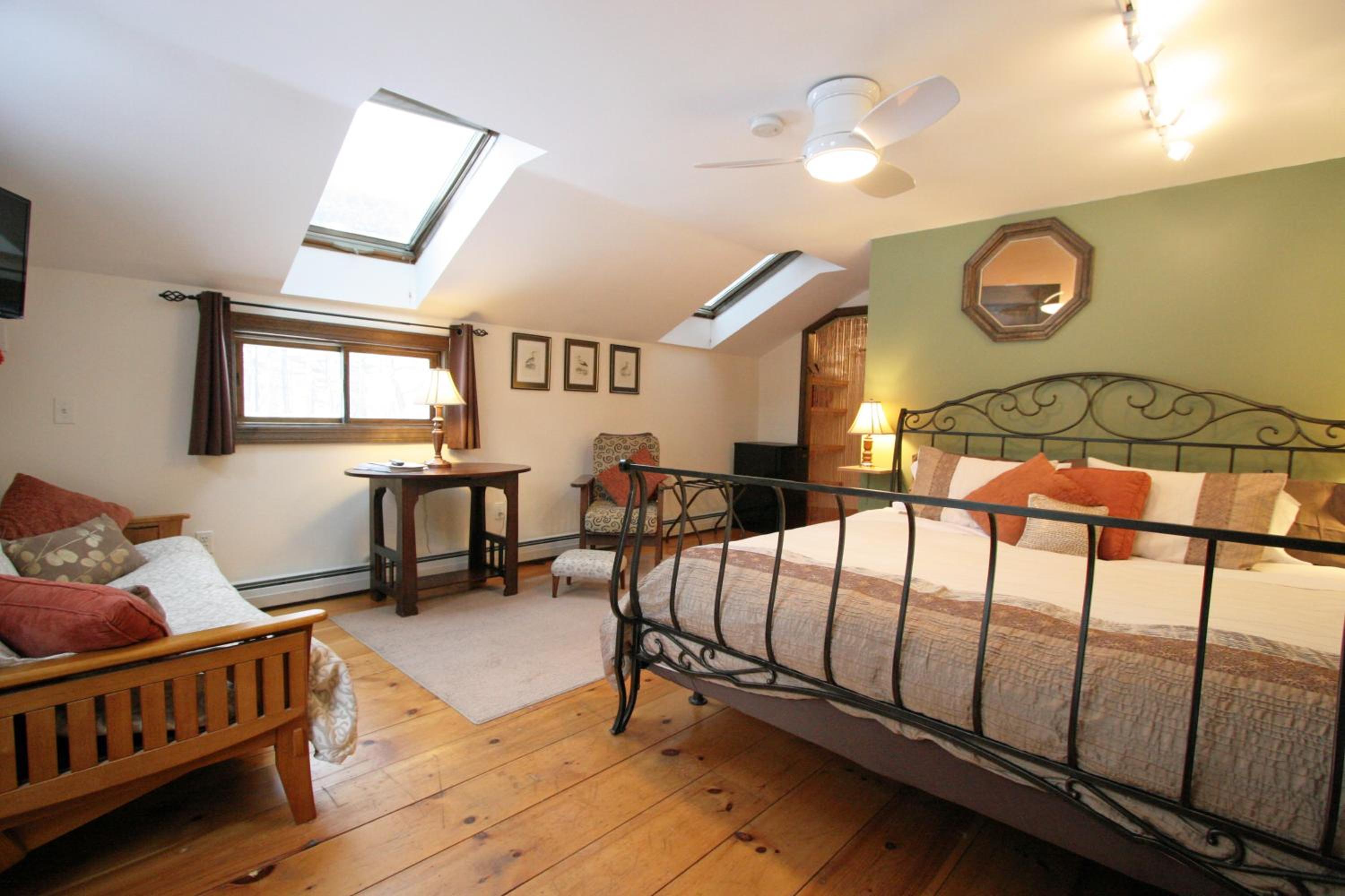 King Room with Sofa Bed photo 3