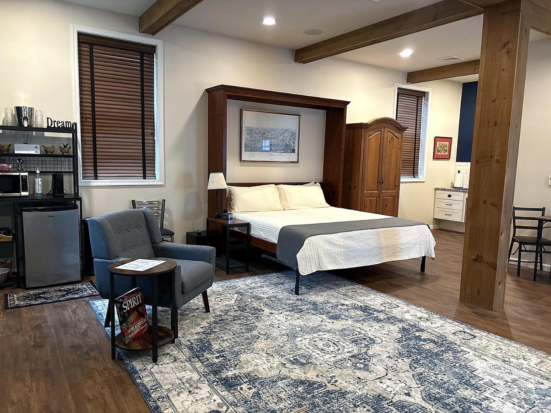 One-Bedroom Suite photo 1