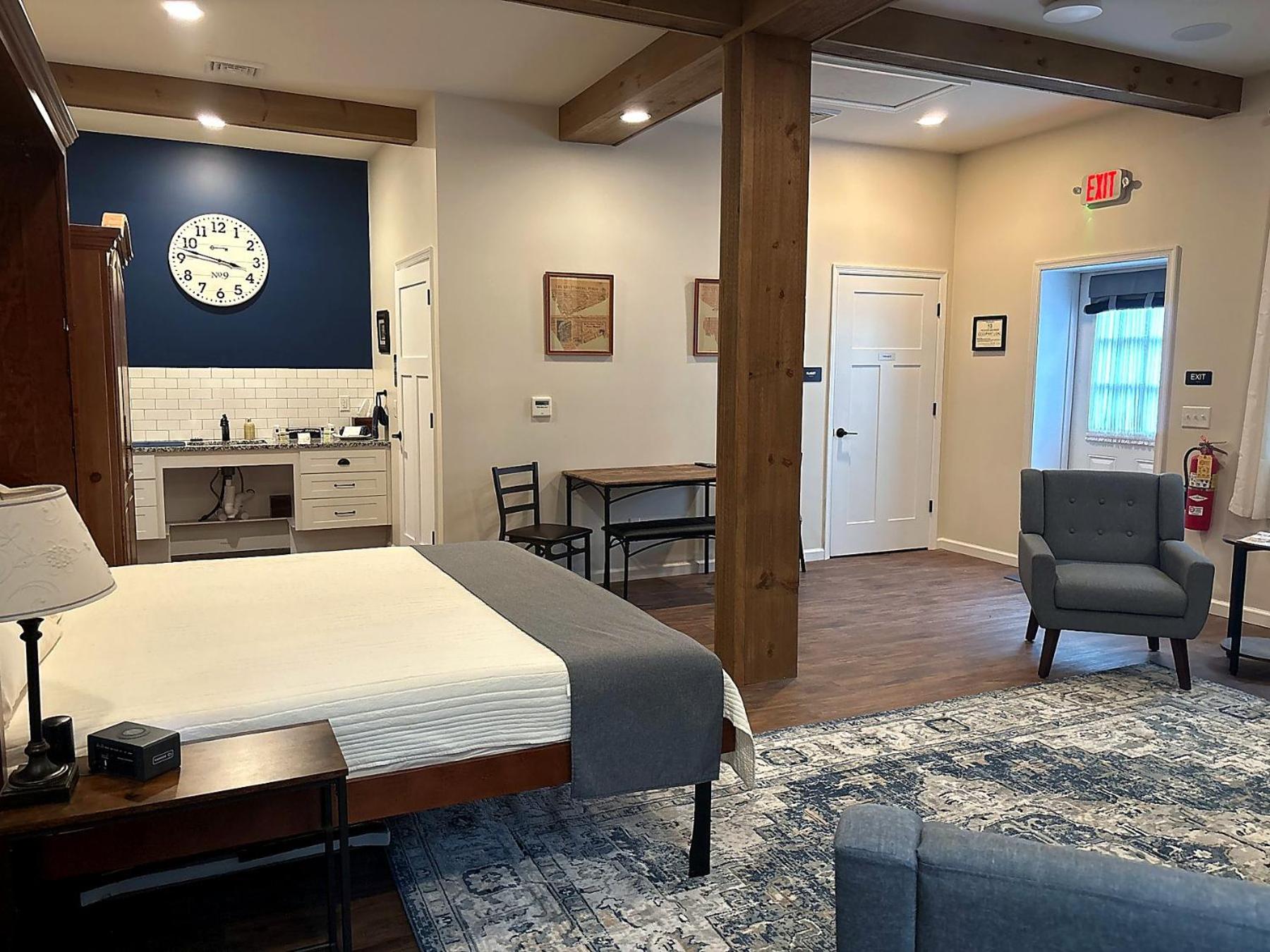 One-Bedroom Suite photo 3