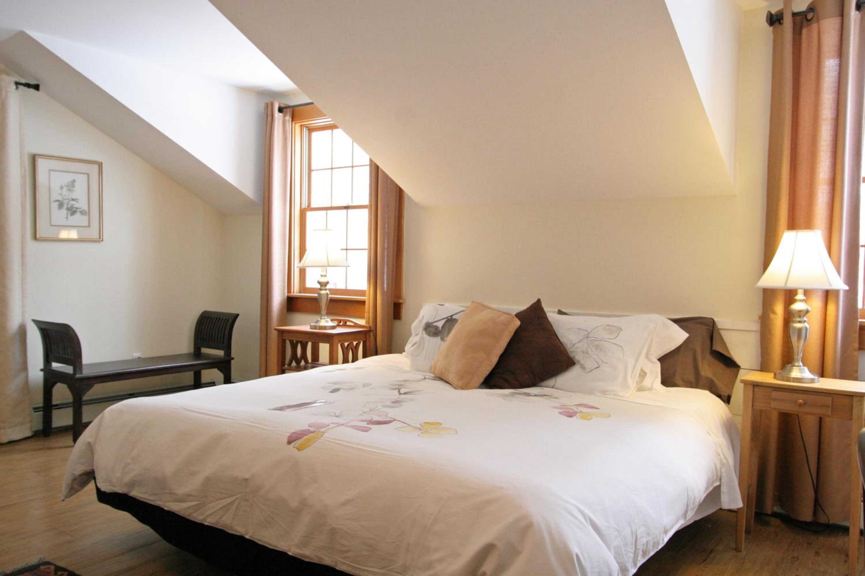 Deluxe Queen Room with Two Queen Beds