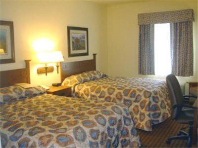Superior Queen Room with Two Queen Beds photo 3