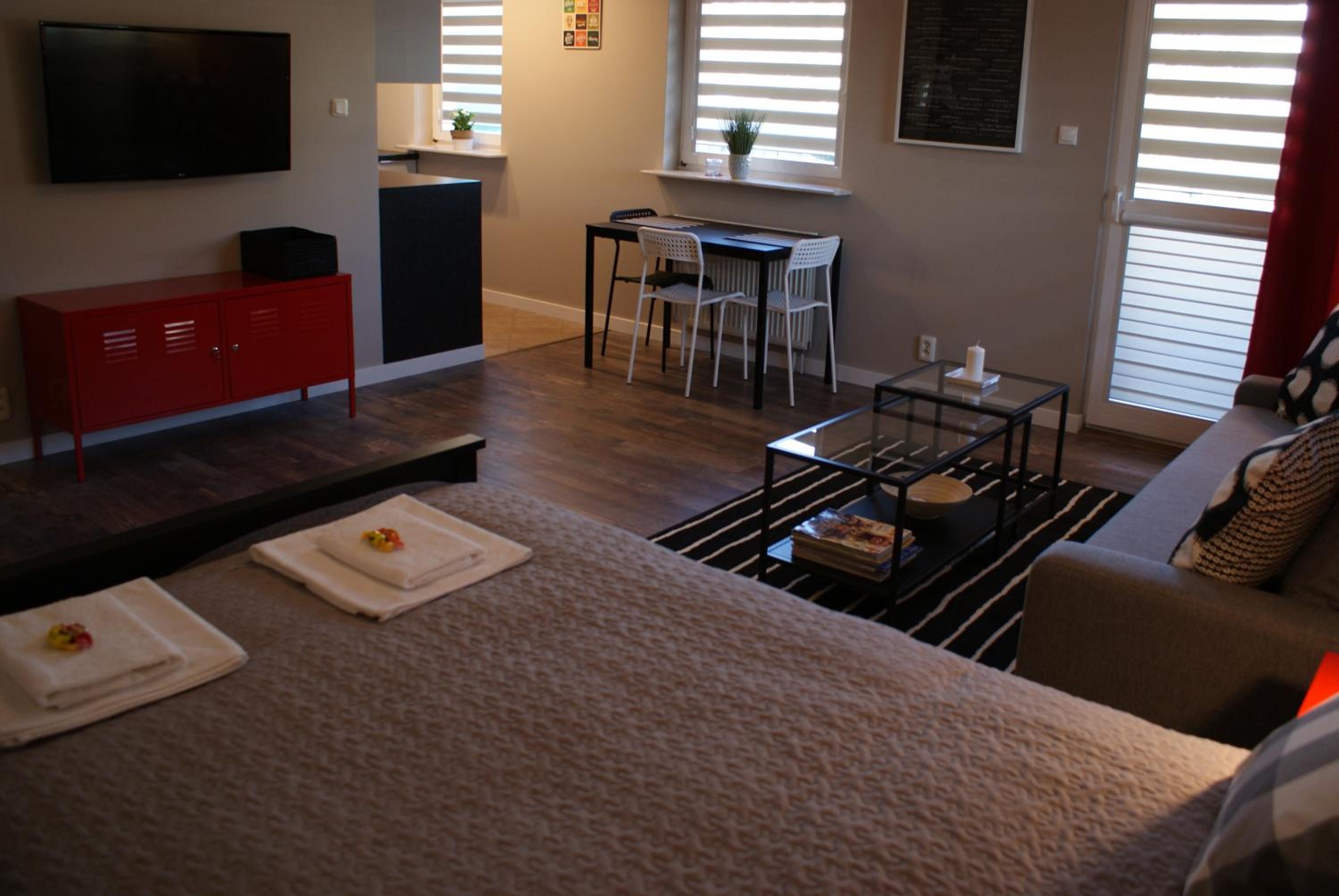 Apartment 6 photo 2
