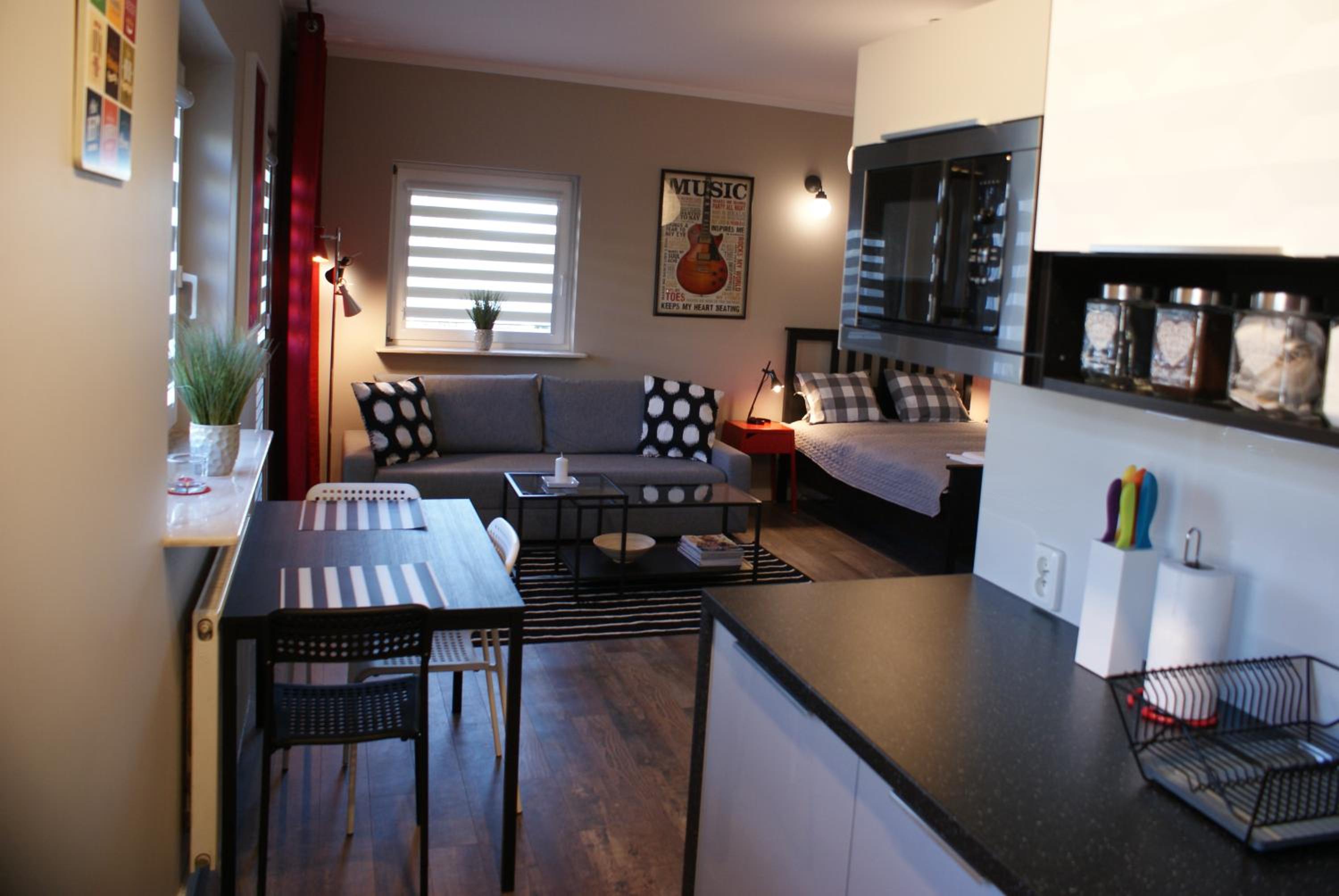 Apartment 6 photo 3