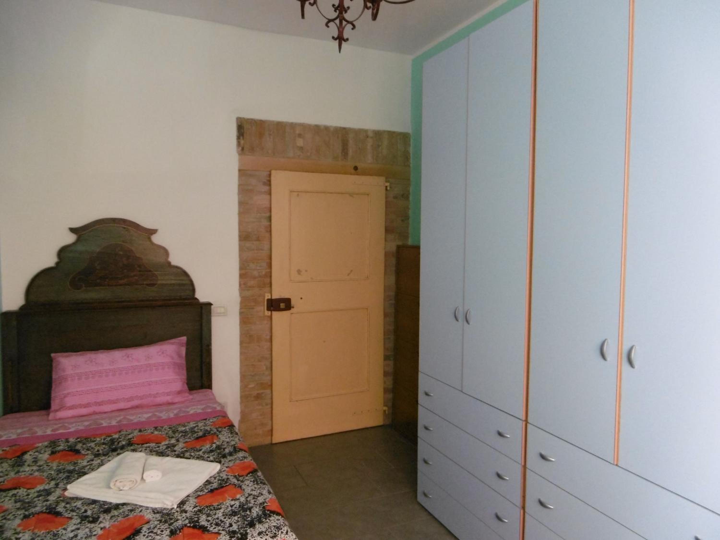 Single Room with Private External Bathroom photo 2