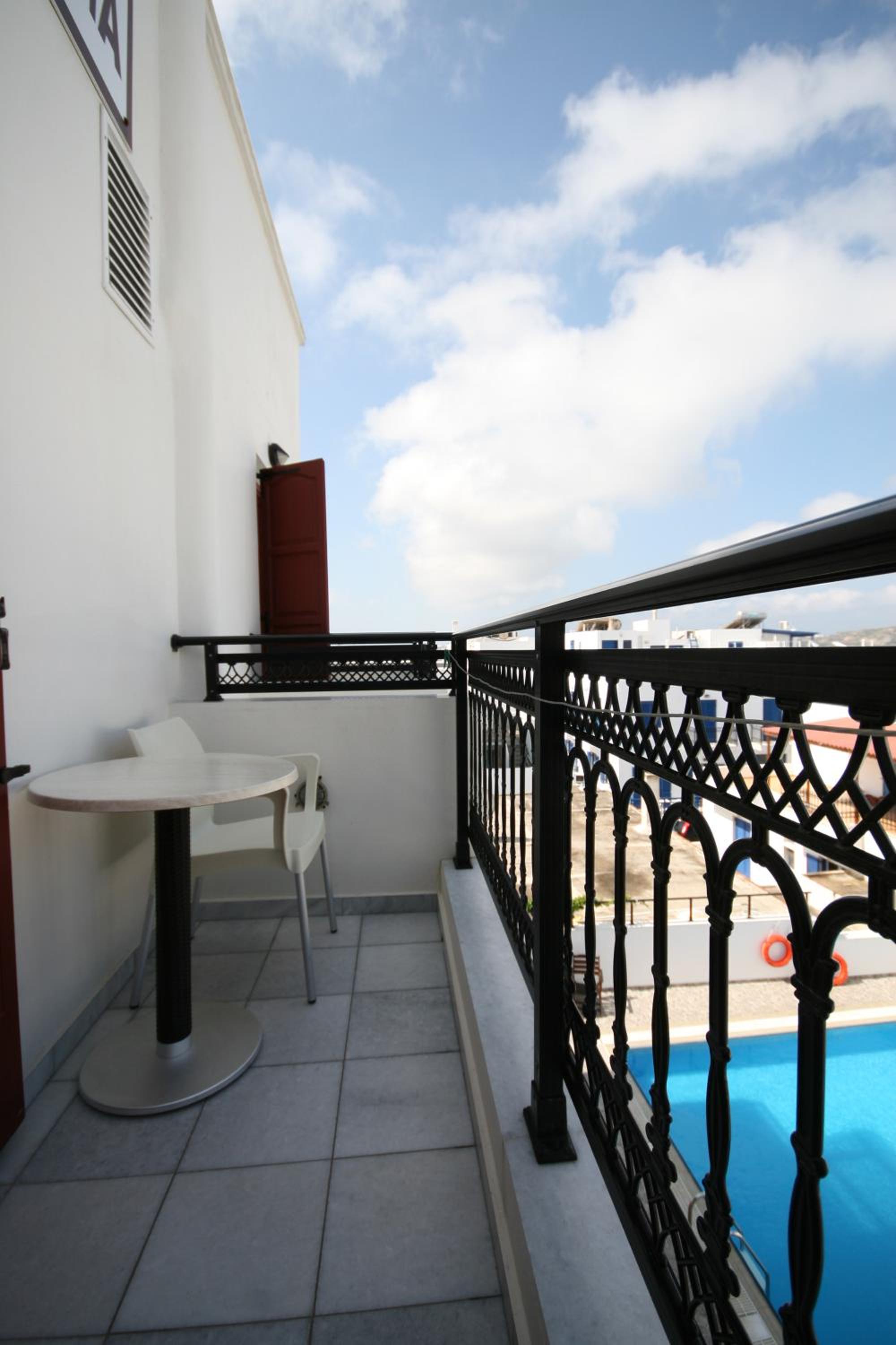 Suite - Photo 8