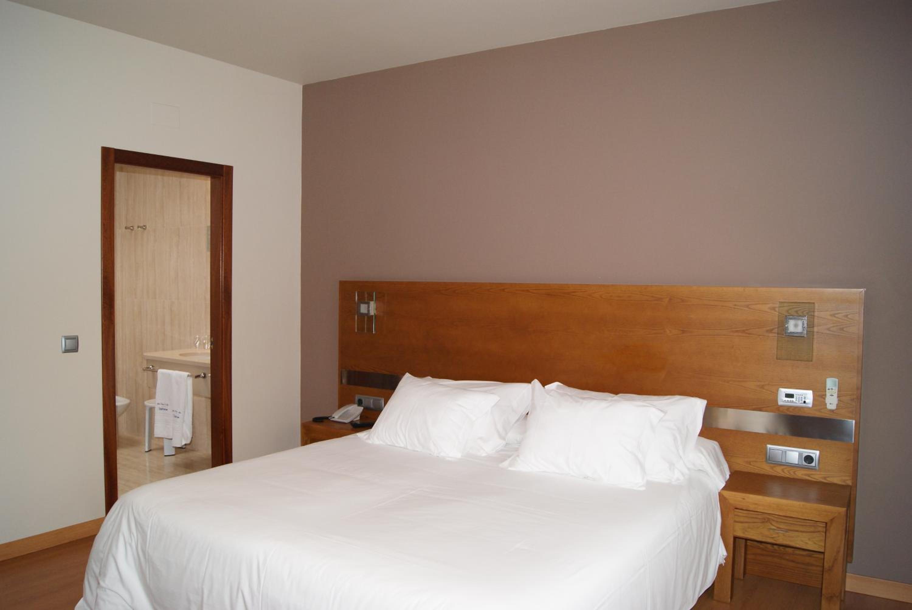 Double Room - Photo 3