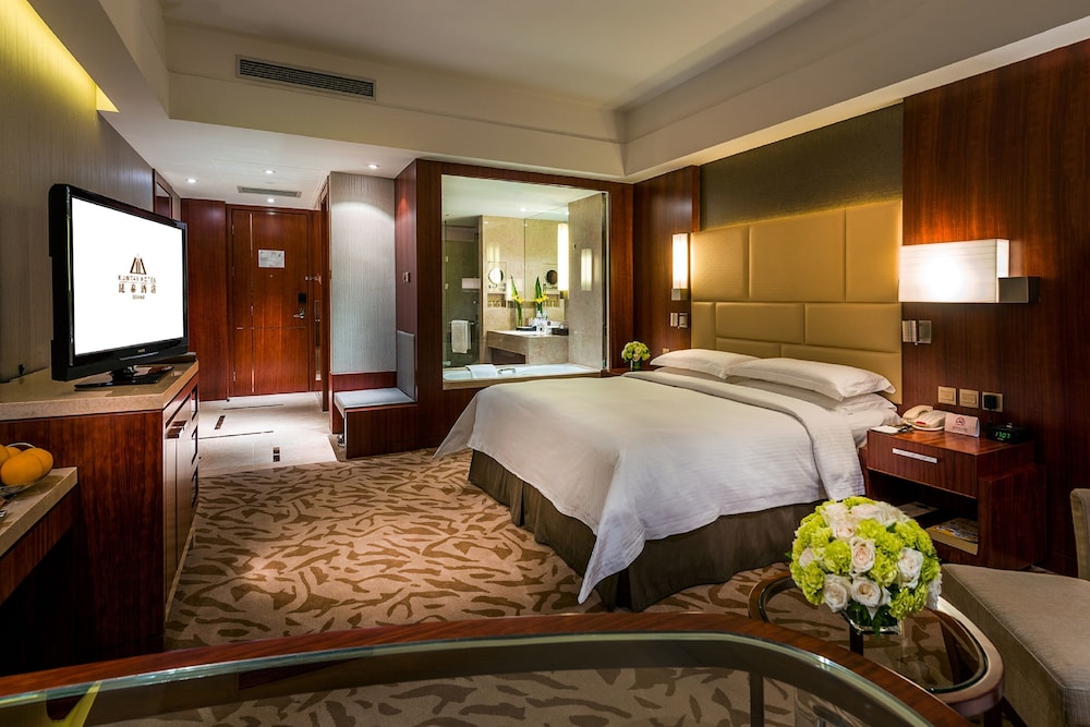 Deluxe King Room