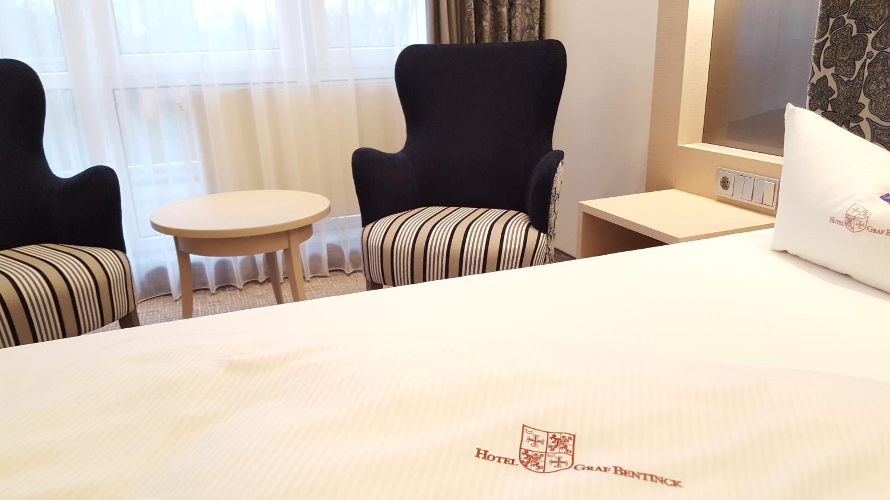 Deluxe Double Room with Balcony - Photo 19