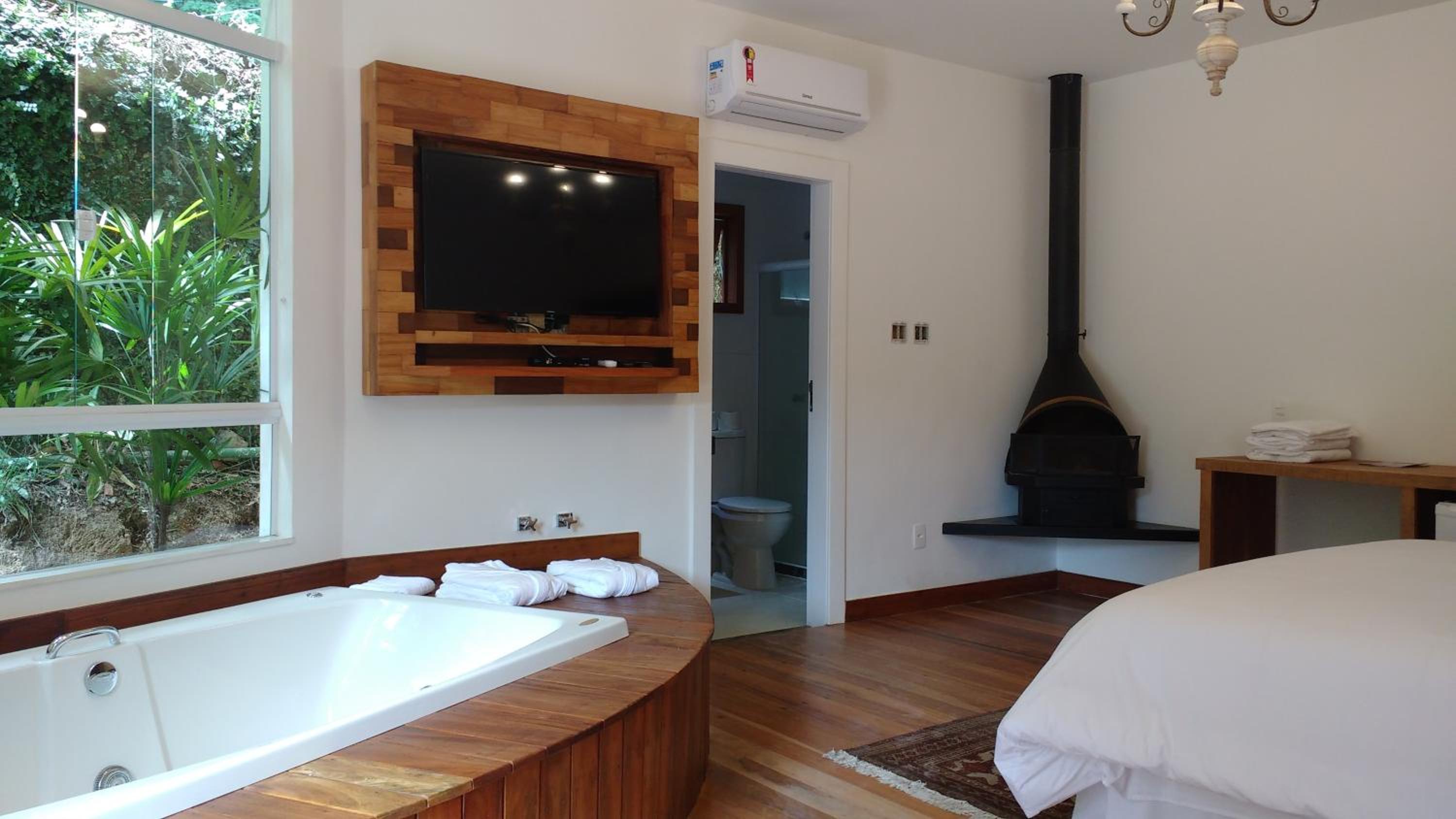 Deluxe Double or Twin Room with Spa Bath