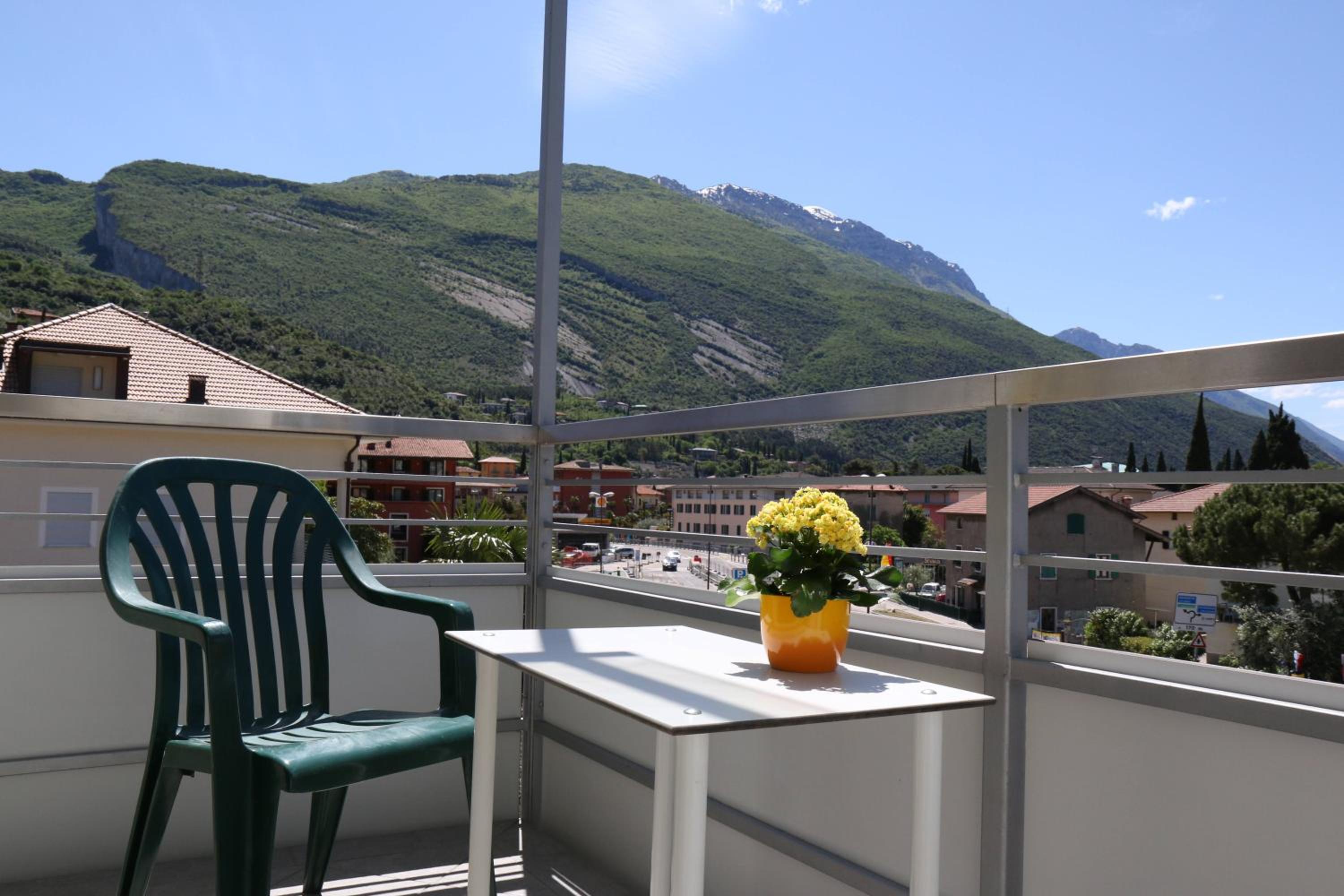 Single Room with Balcony photo 3