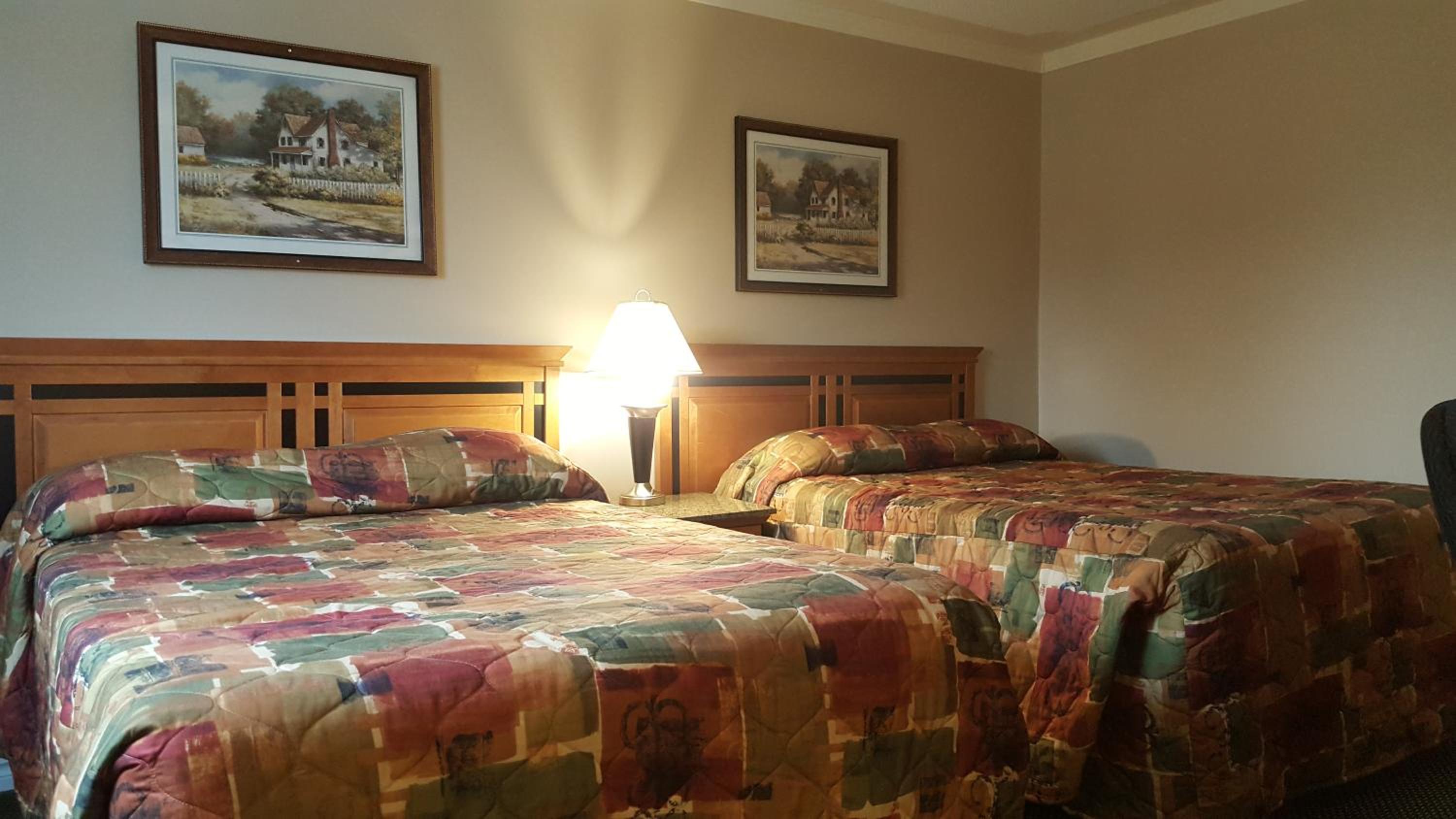 Double Room with Two Double Beds -Smoking photo 2