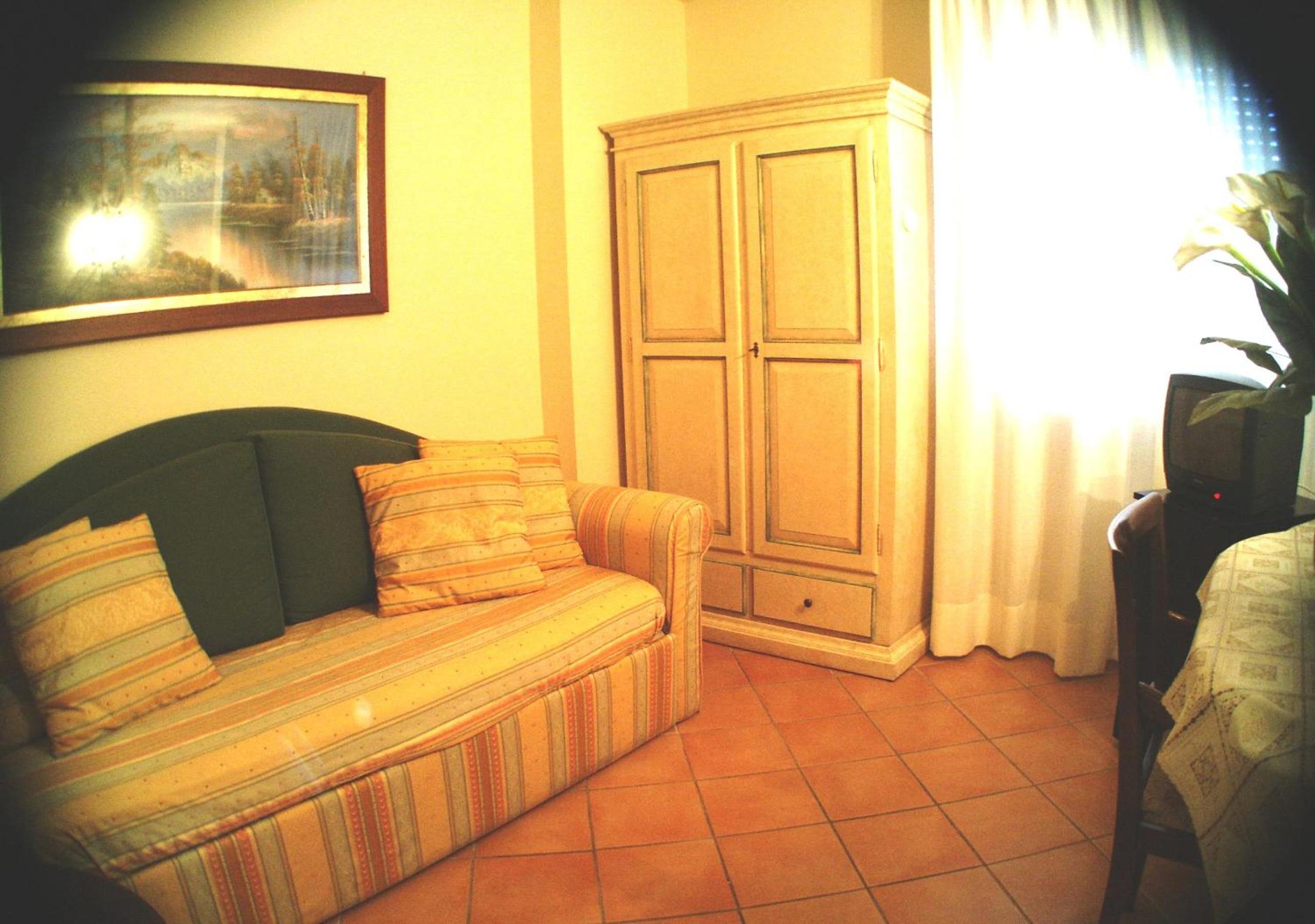 Suite - Photo 2