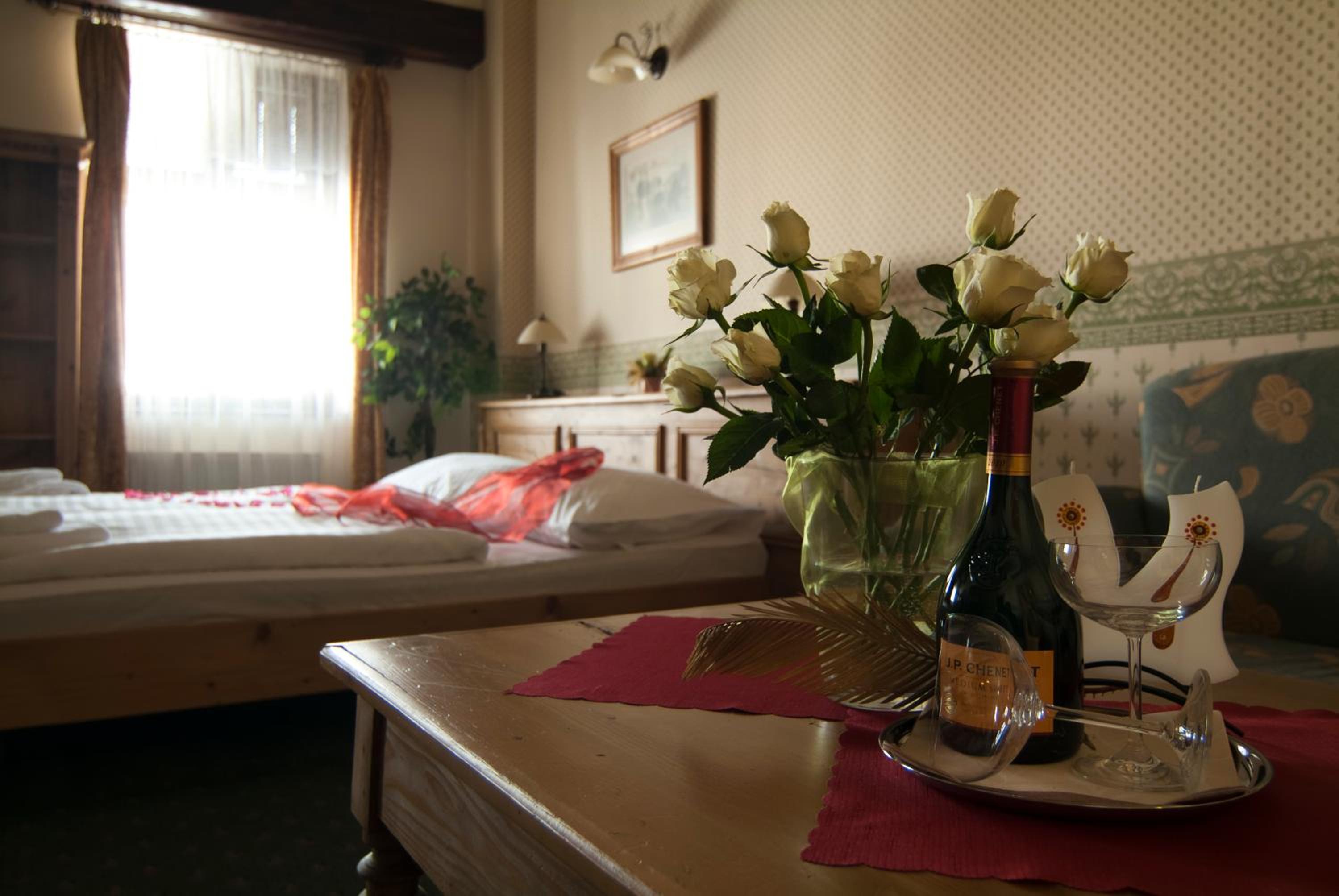 Large Double or Twin Room - Photo 3