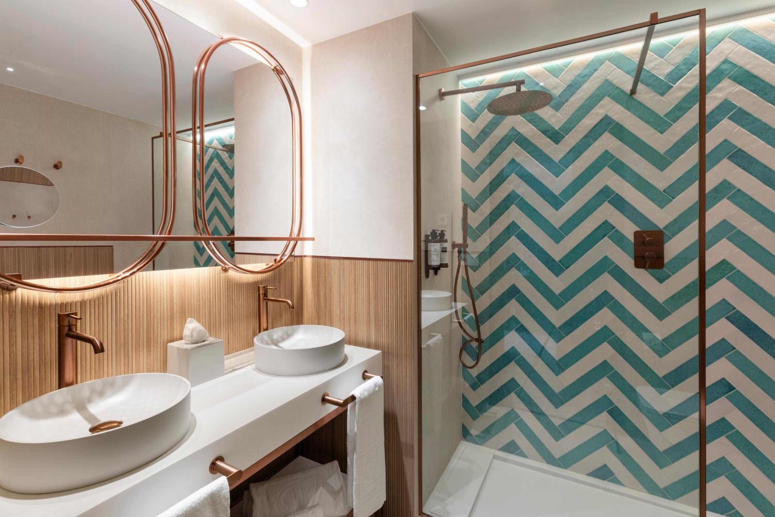 Junior Suite Pool Access (2 Adultos)