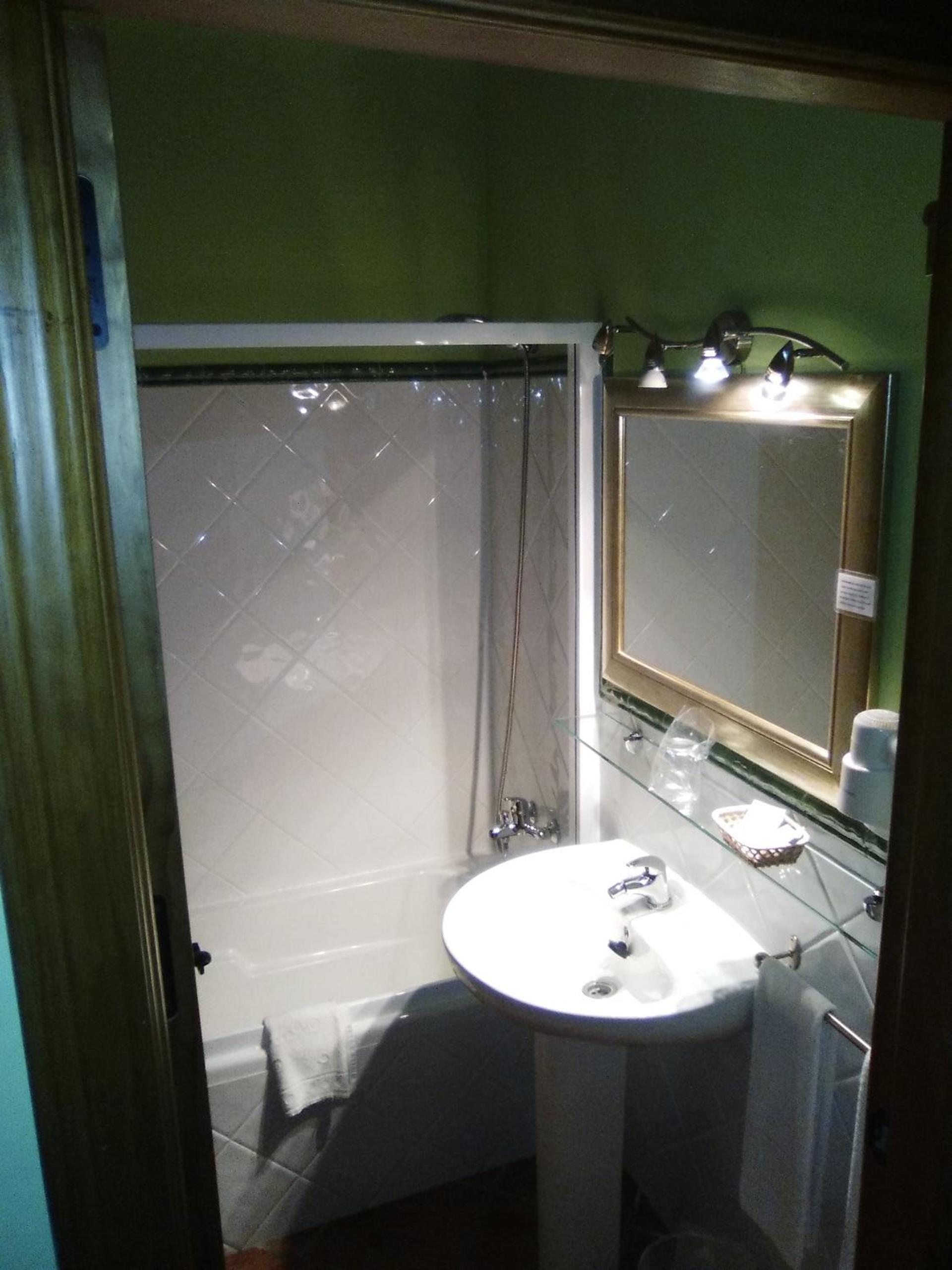 Double or Twin Room with Bathroom photo 2