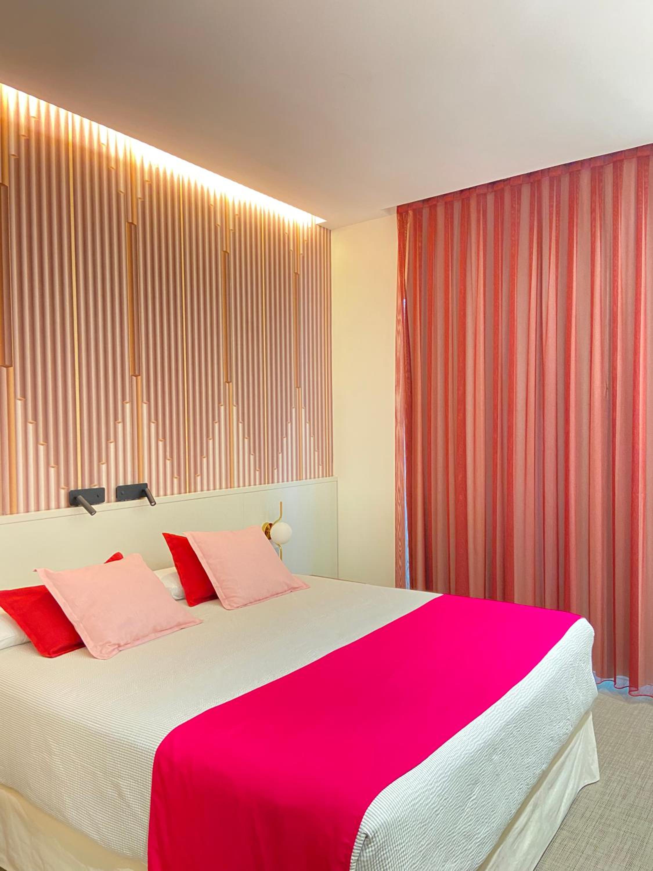 Suite with Terrace thumbnail 5