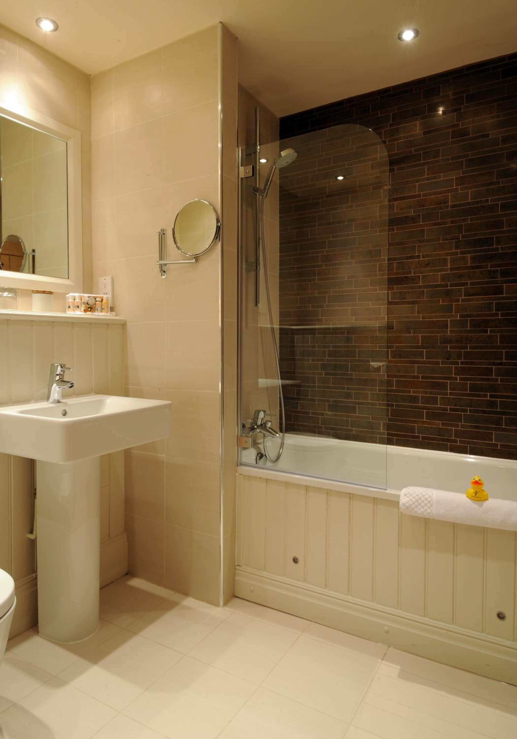 Standard King Room - Photo 4