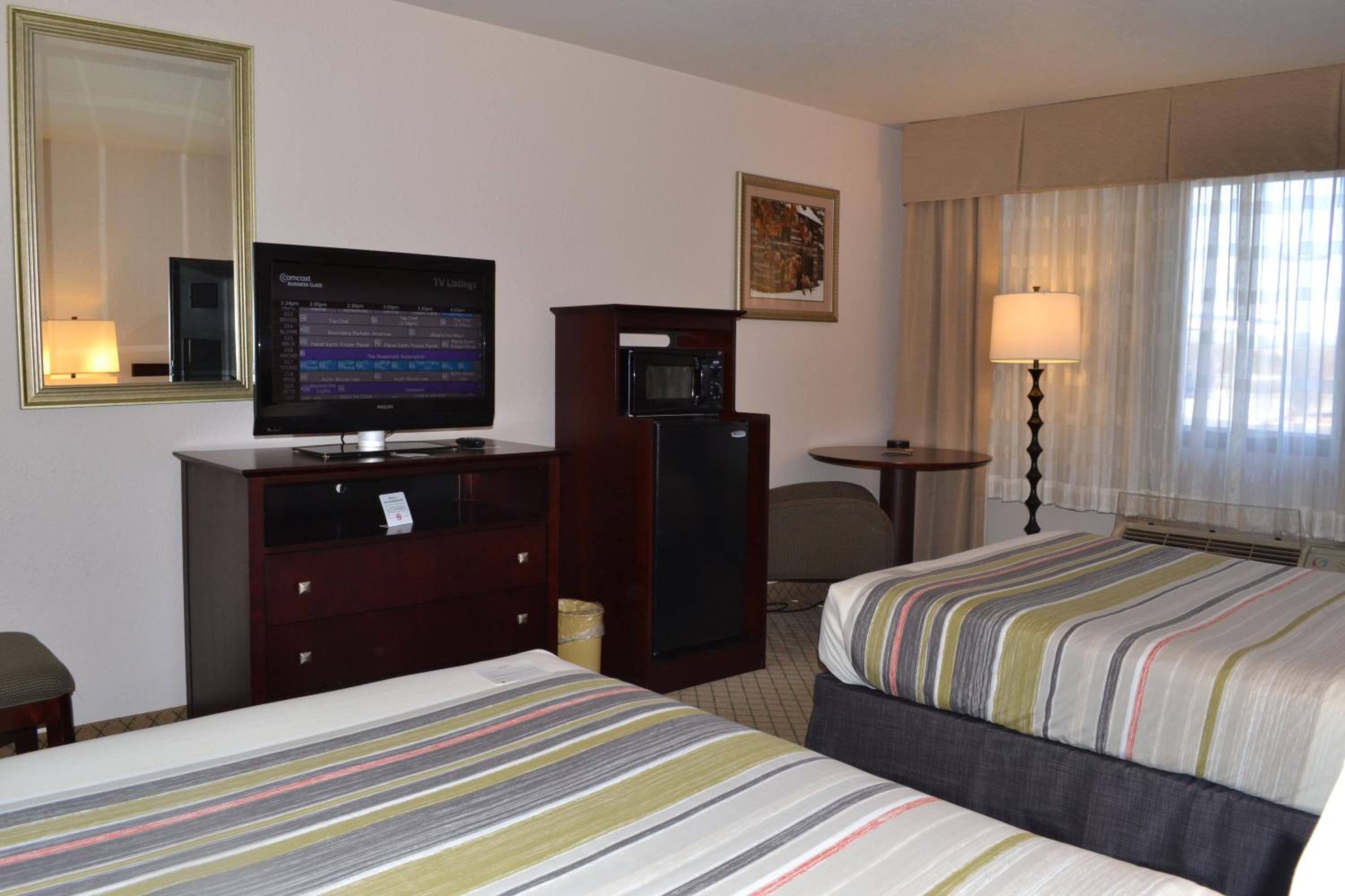 Double Room with Two Queen Beds - Non-Smoking - Photo 1