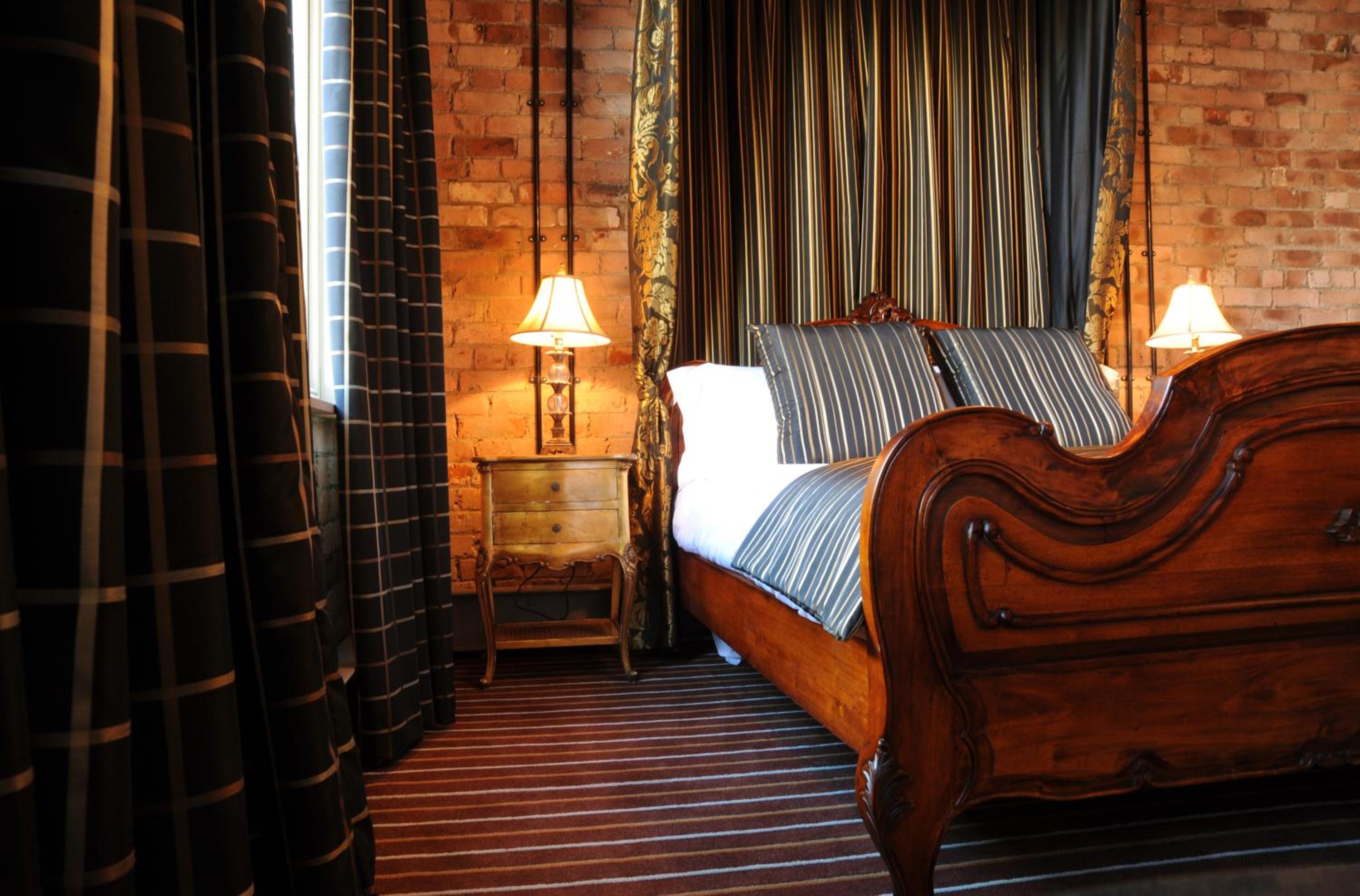 Standard King Room - Photo 6