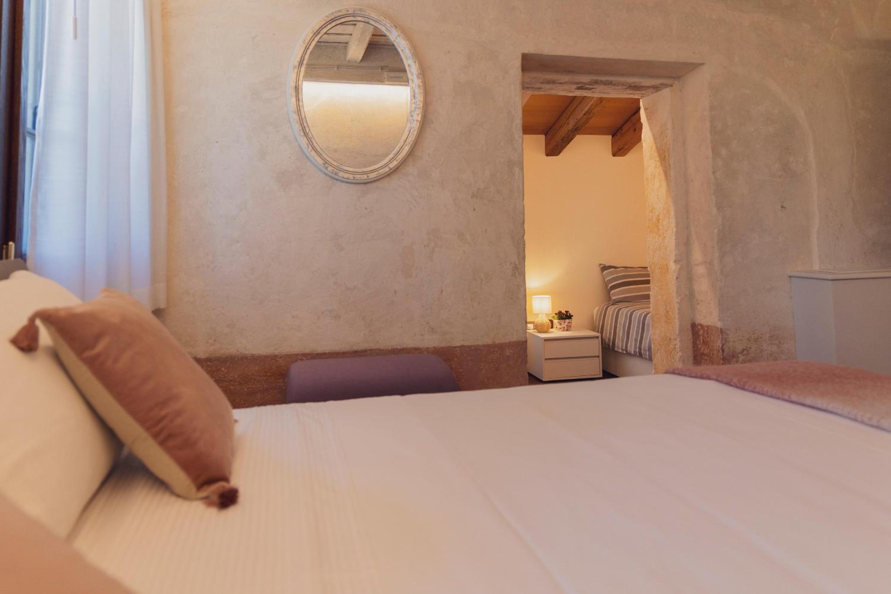Deluxe Room (2 Adults + 1 Child)