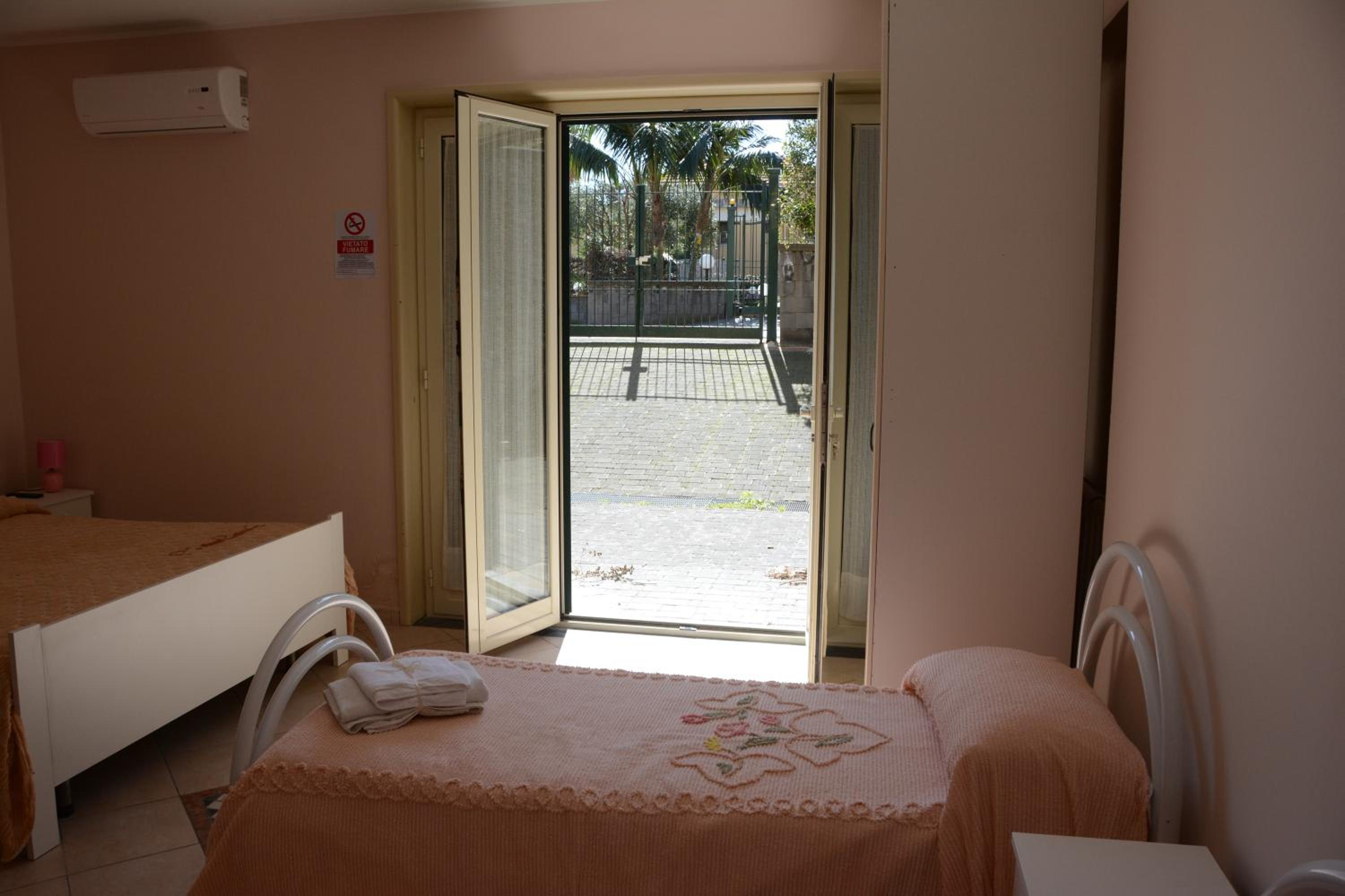 Quadruple Room - Disability Access photo 1