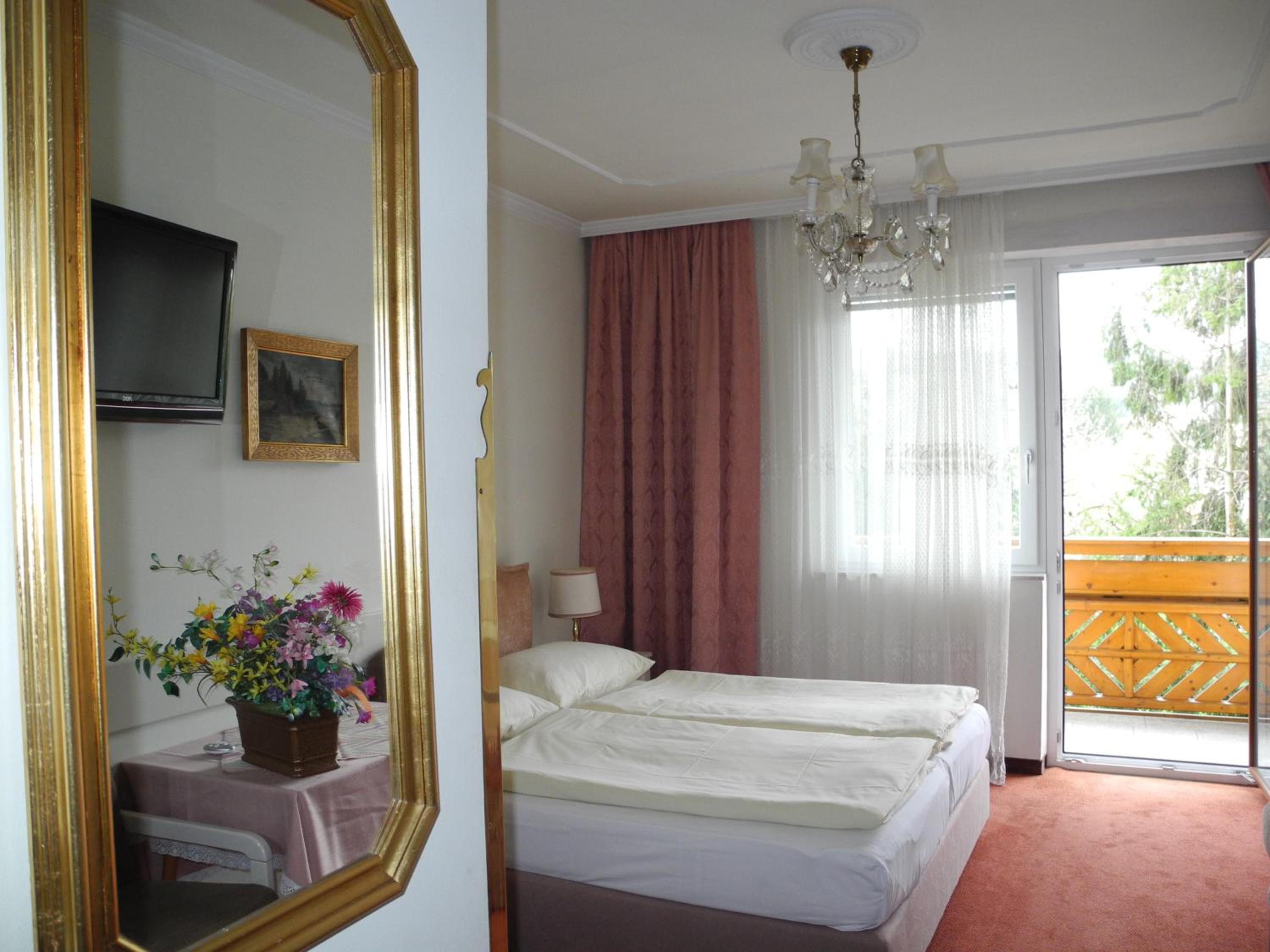 Double Room with Balcony - Photo 1