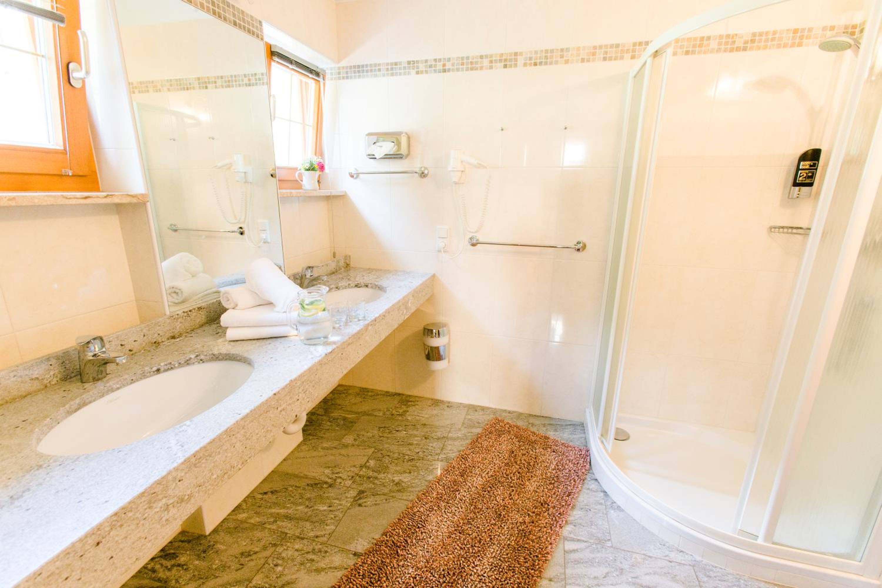 Double Room with Valley View - Photo 6