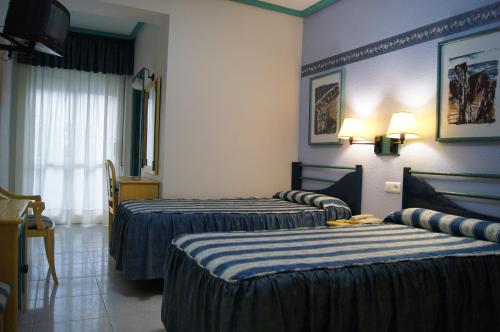 Twin Room with Sea View photo 3