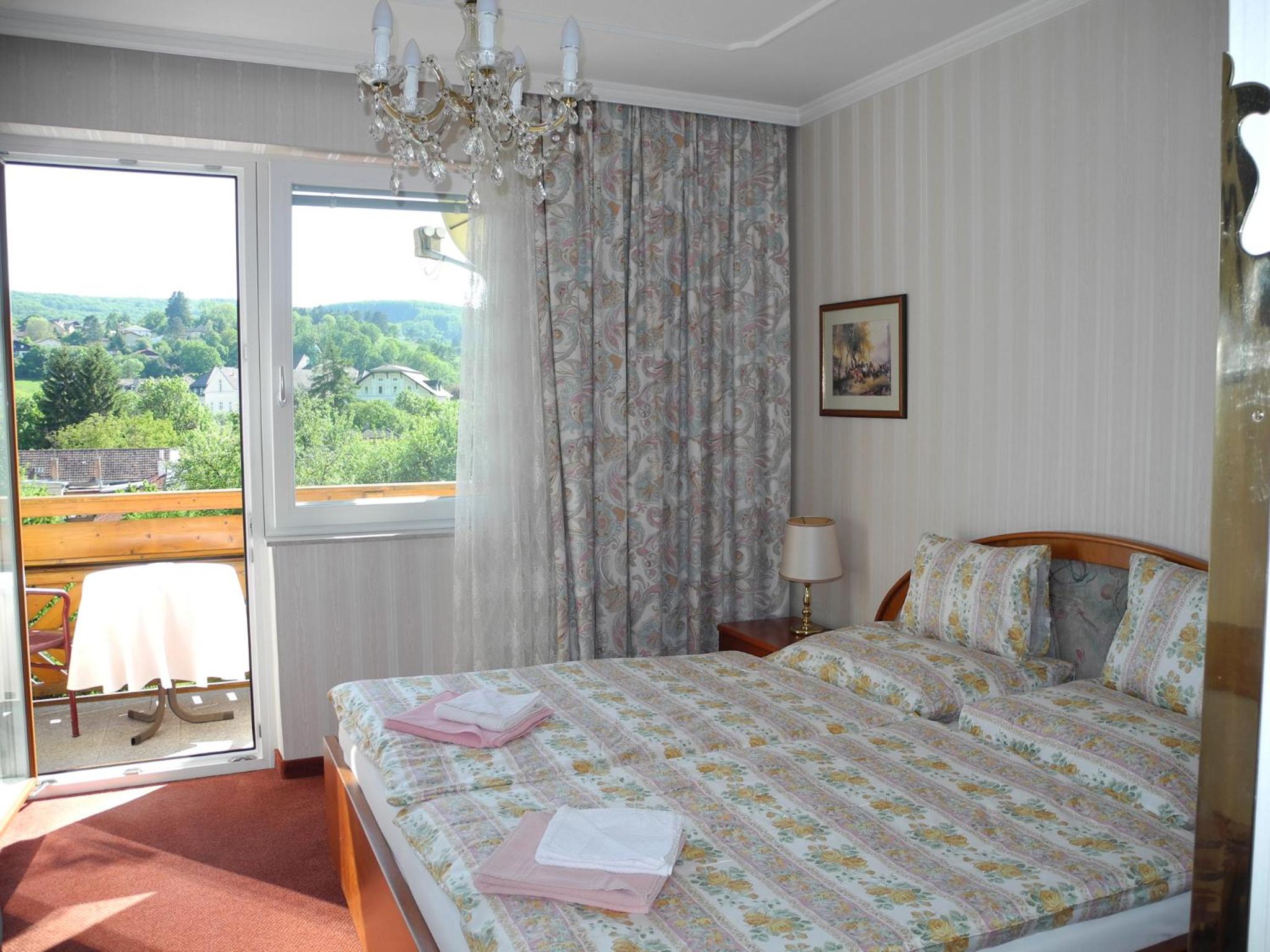 Double Room with Balcony - Photo 5