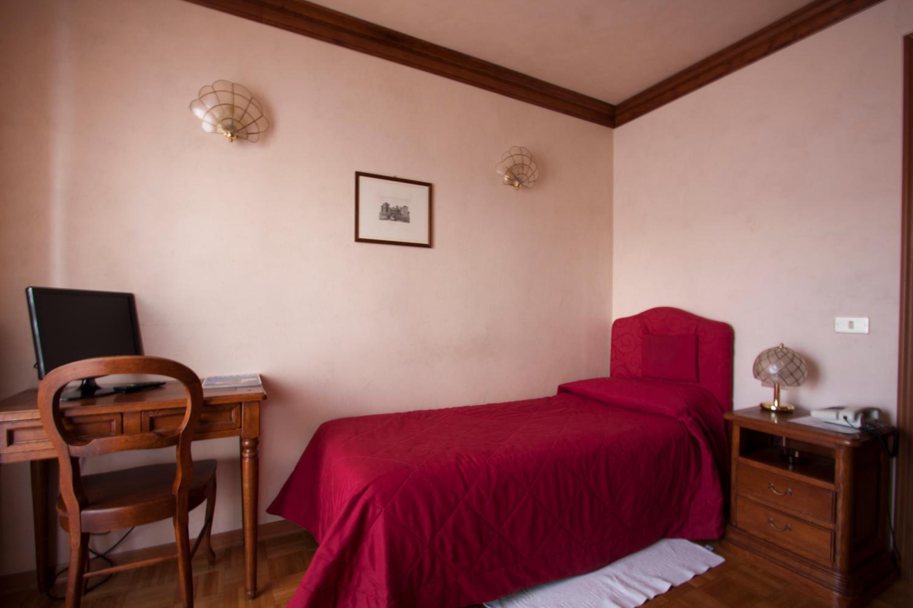 Single Room with Balcony photo 1