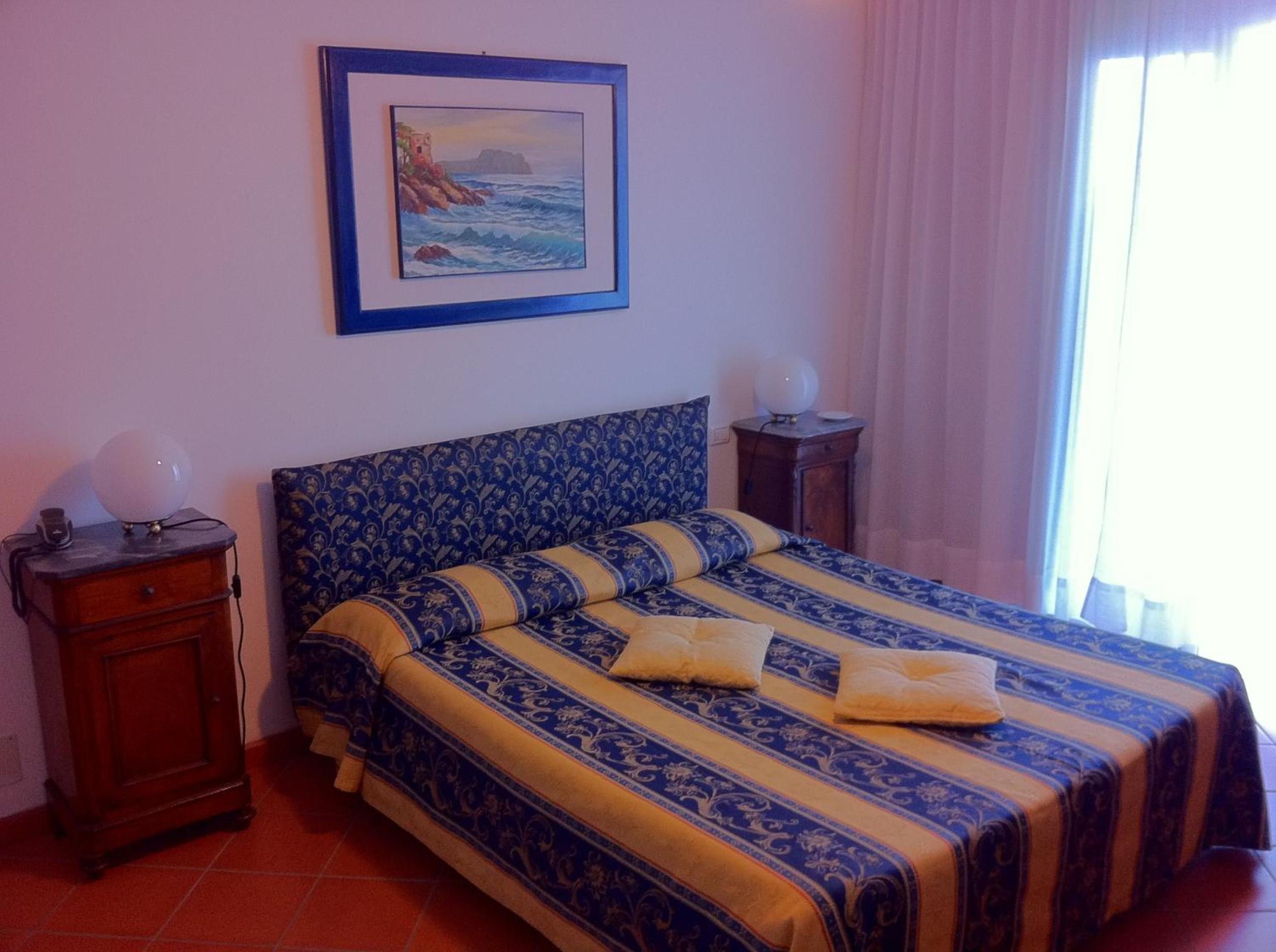 Deluxe Double Room with Sea View - Photo 7