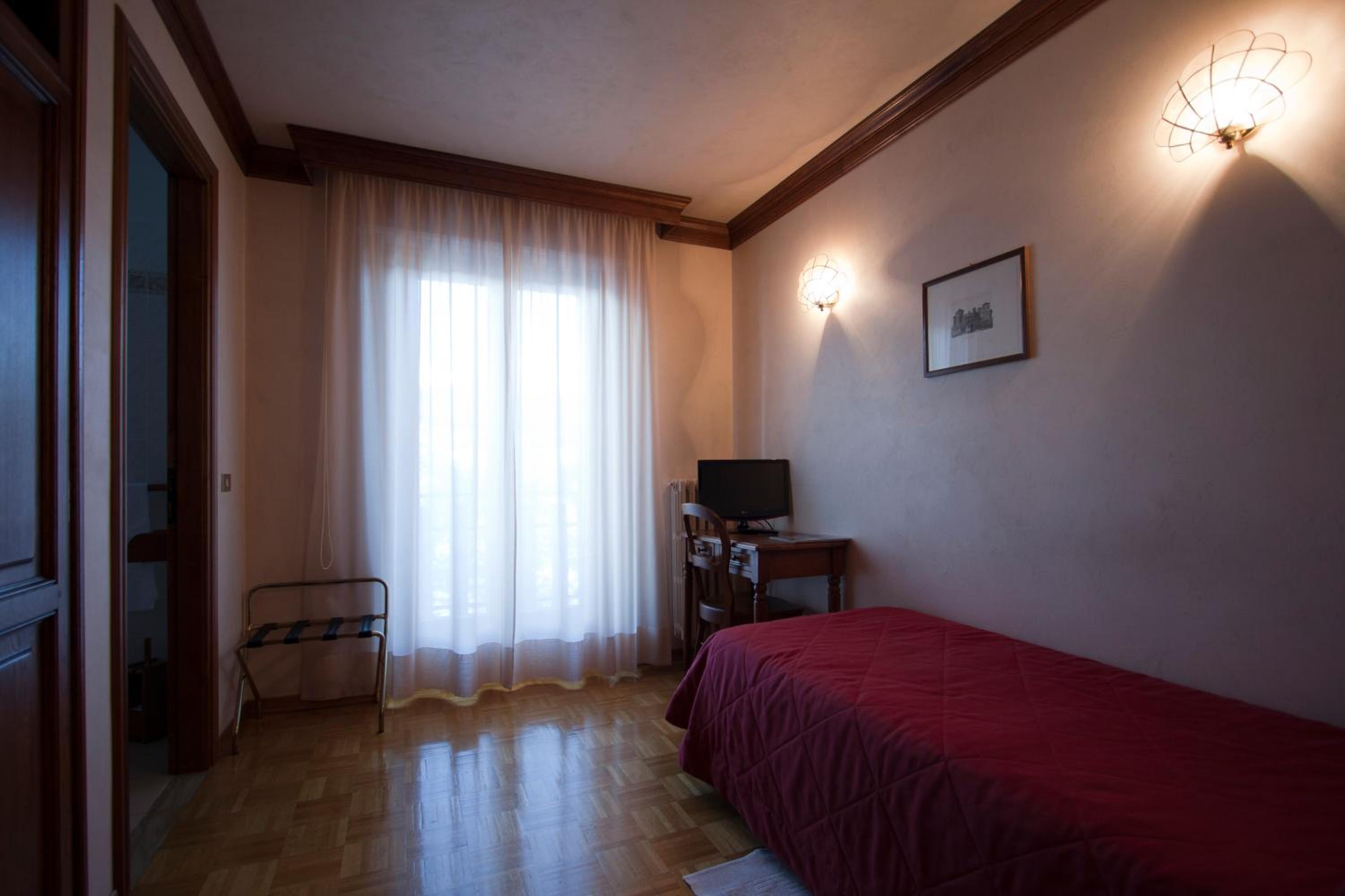 Single Room with Balcony photo 3