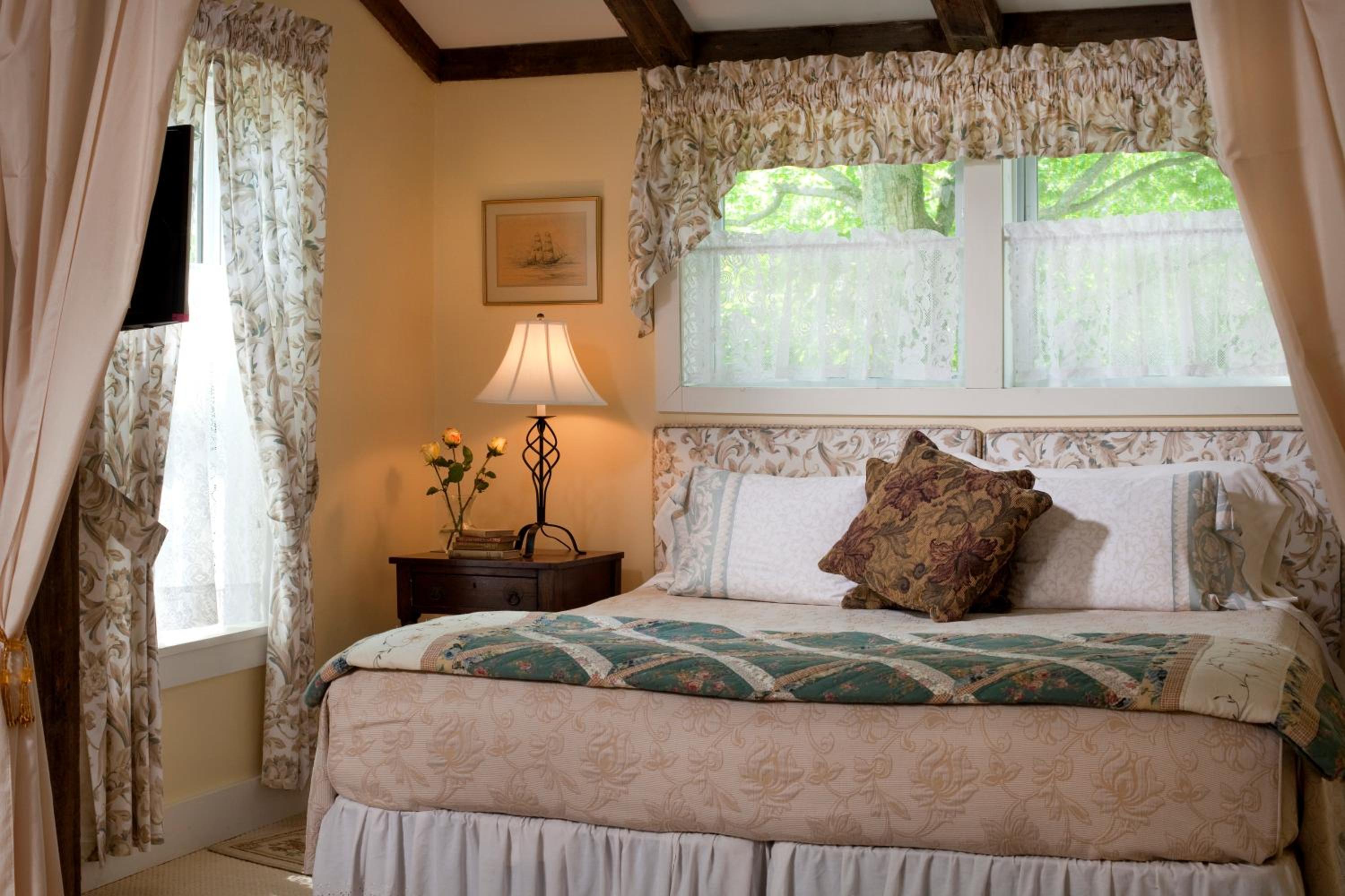 Deluxe Suite with Spa Bath photo 1