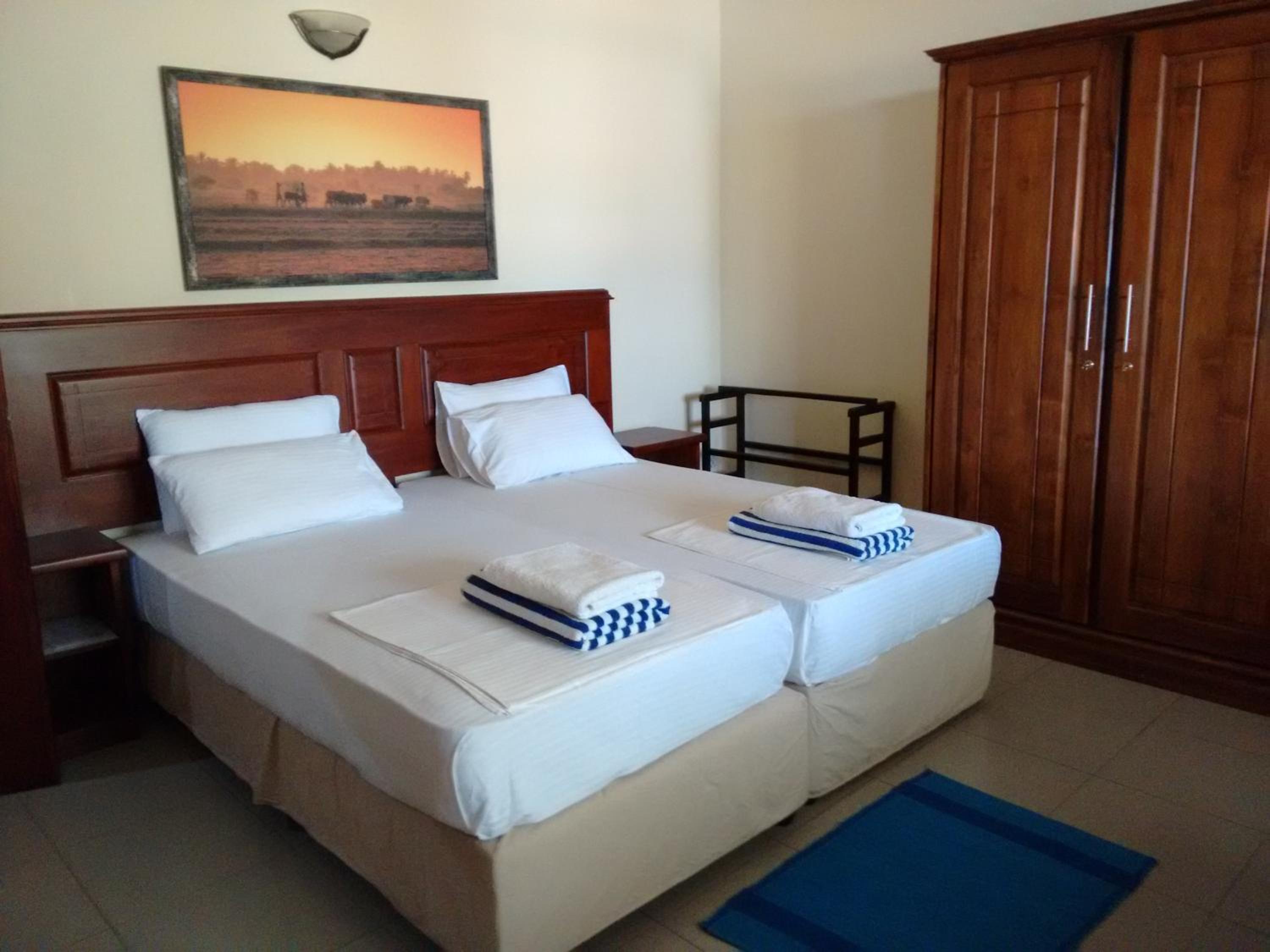 Deluxe Twin Room with Sea View photo 2