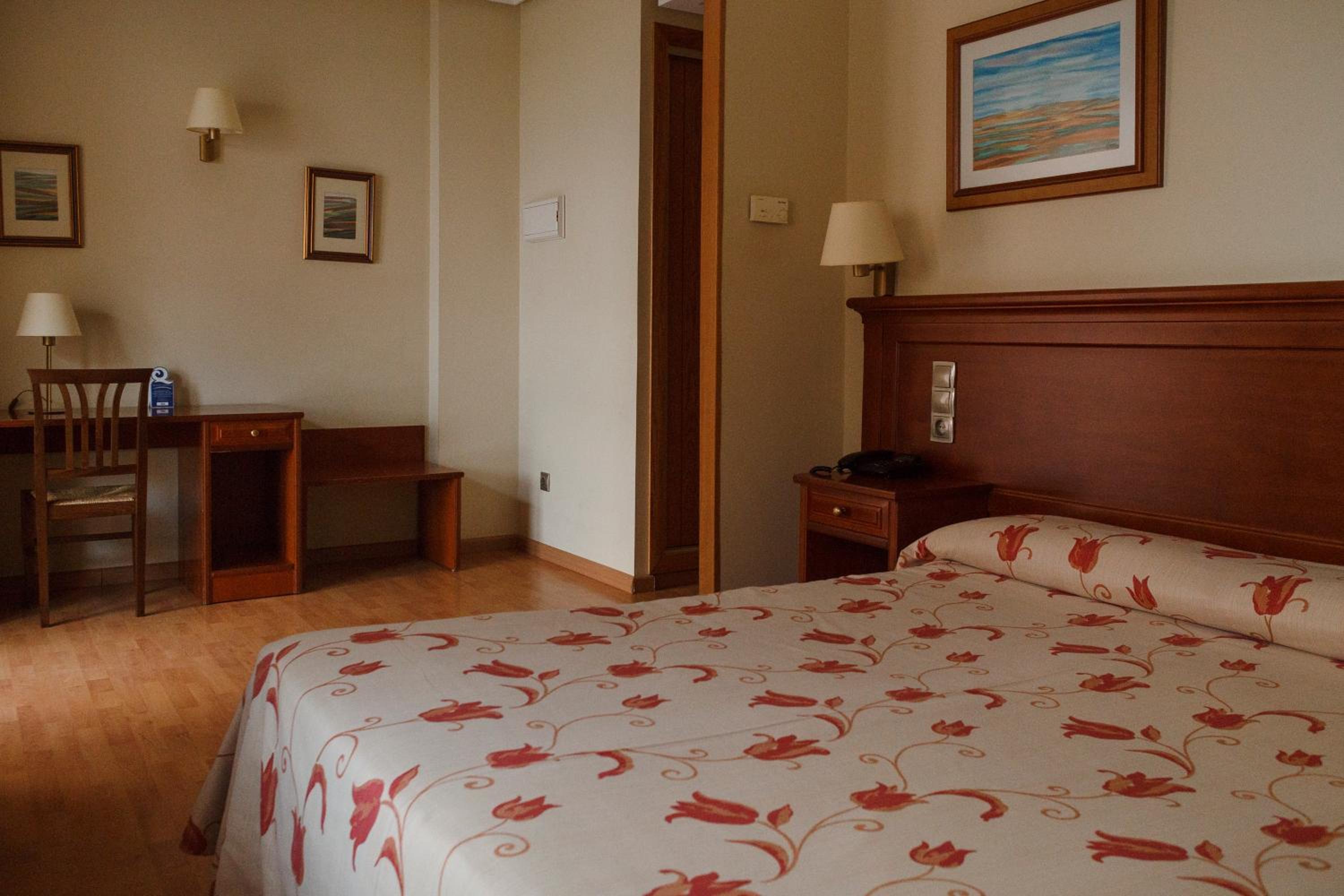 Superior Room - Photo 11