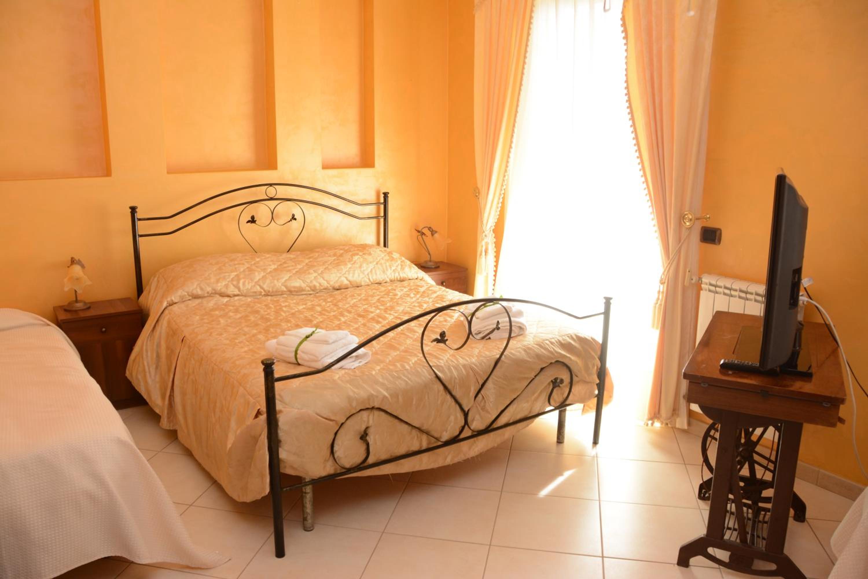 Deluxe Suite with Private Balcony photo 3
