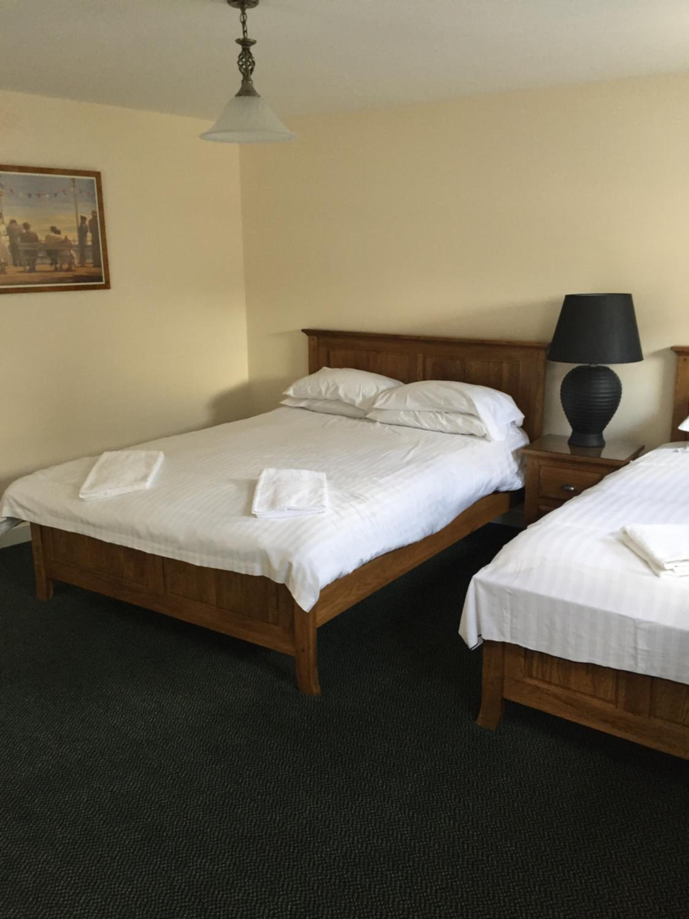 Deluxe Double Room (2 Adults + 1 Child) photo 3