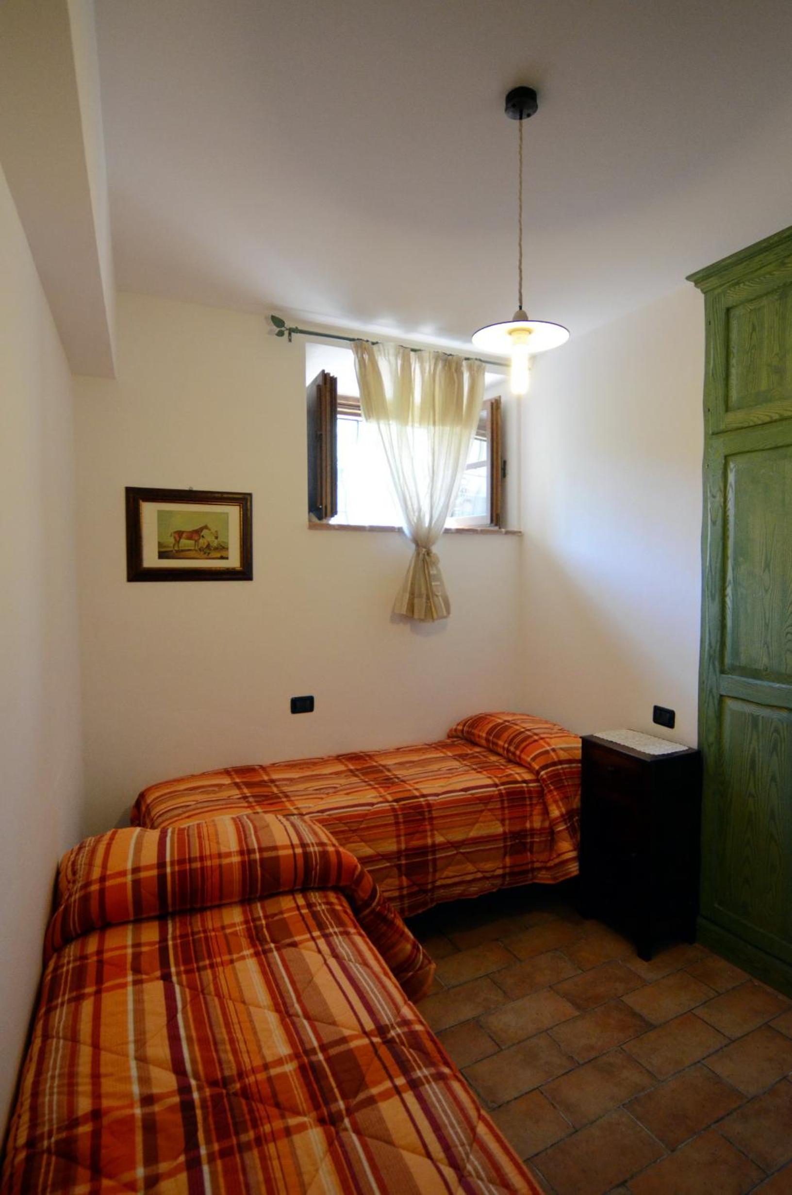 Two-Bedroom Apartment with Garden View - Photo 8