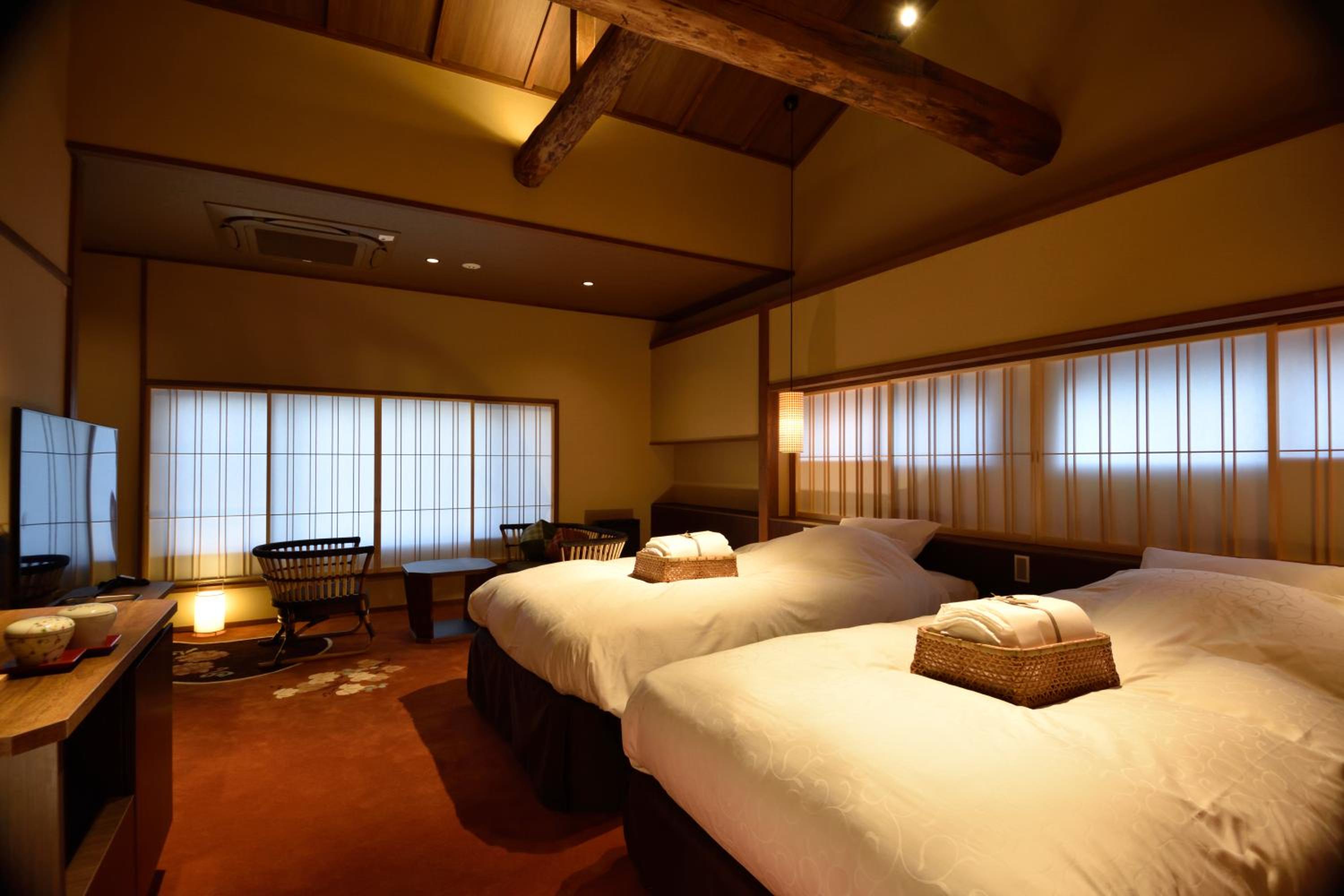 Triple Room with Private Bathroom - Botan photo 1