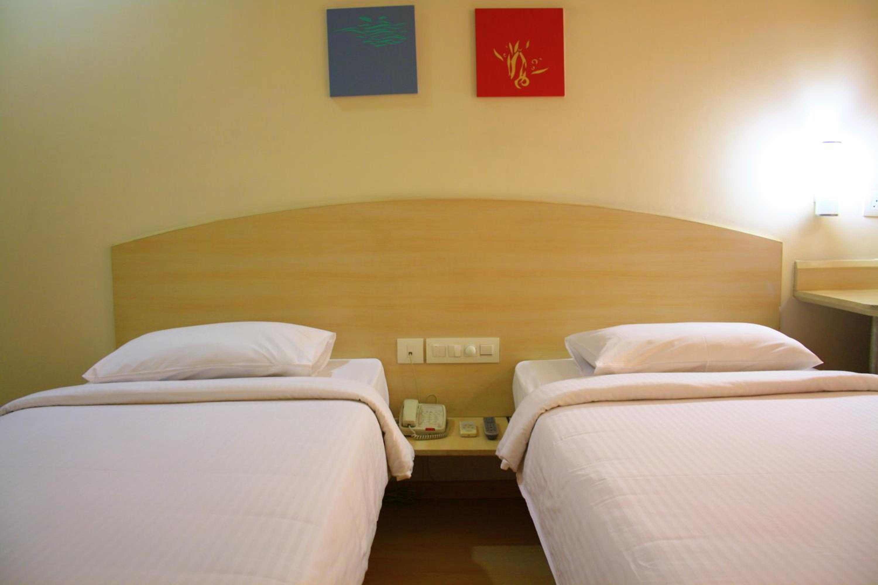 Superior Twin Room - Photo 4