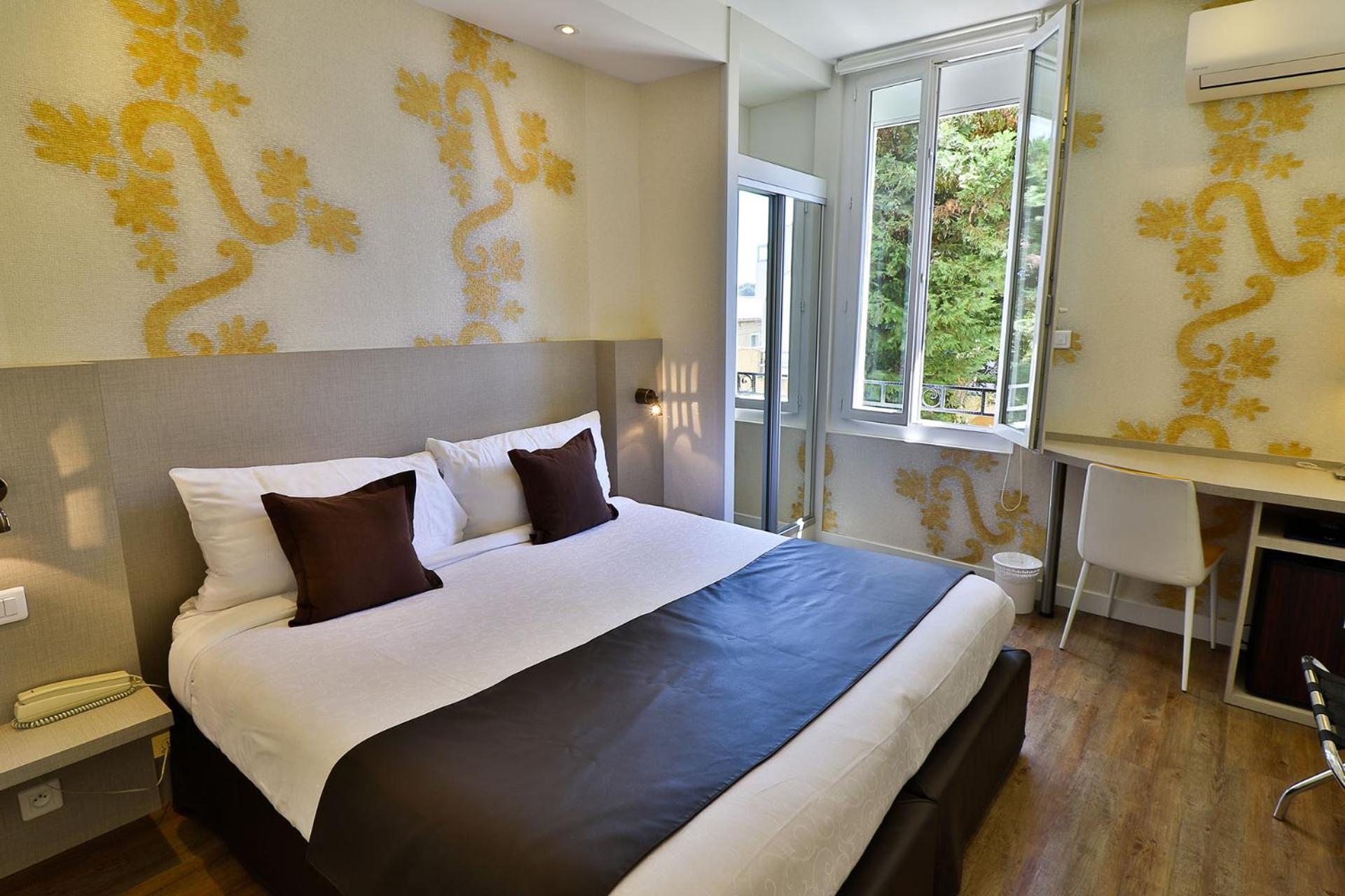 Standard Double or Twin Room - Photo 5