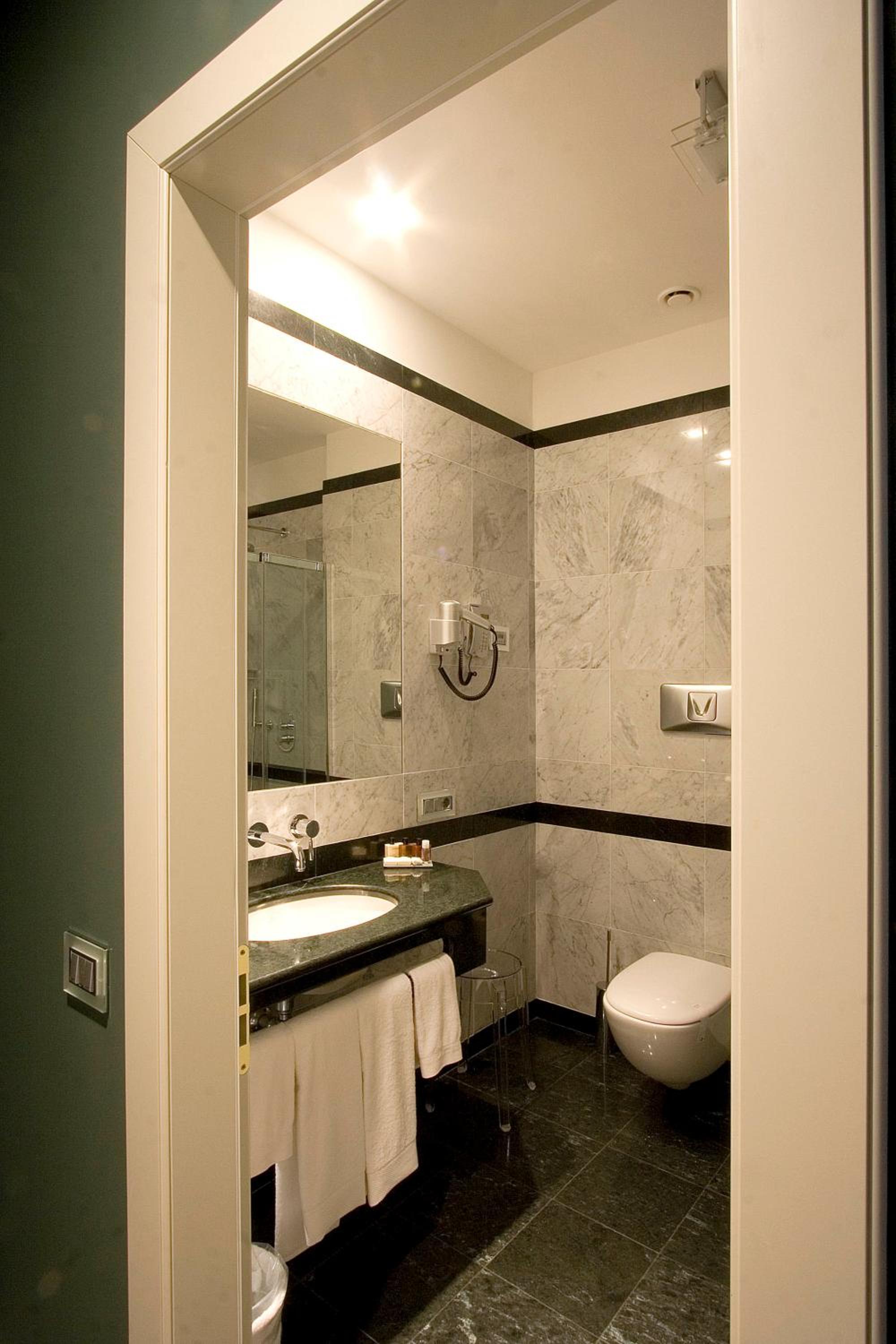 Deluxe Double Room - Photo 3