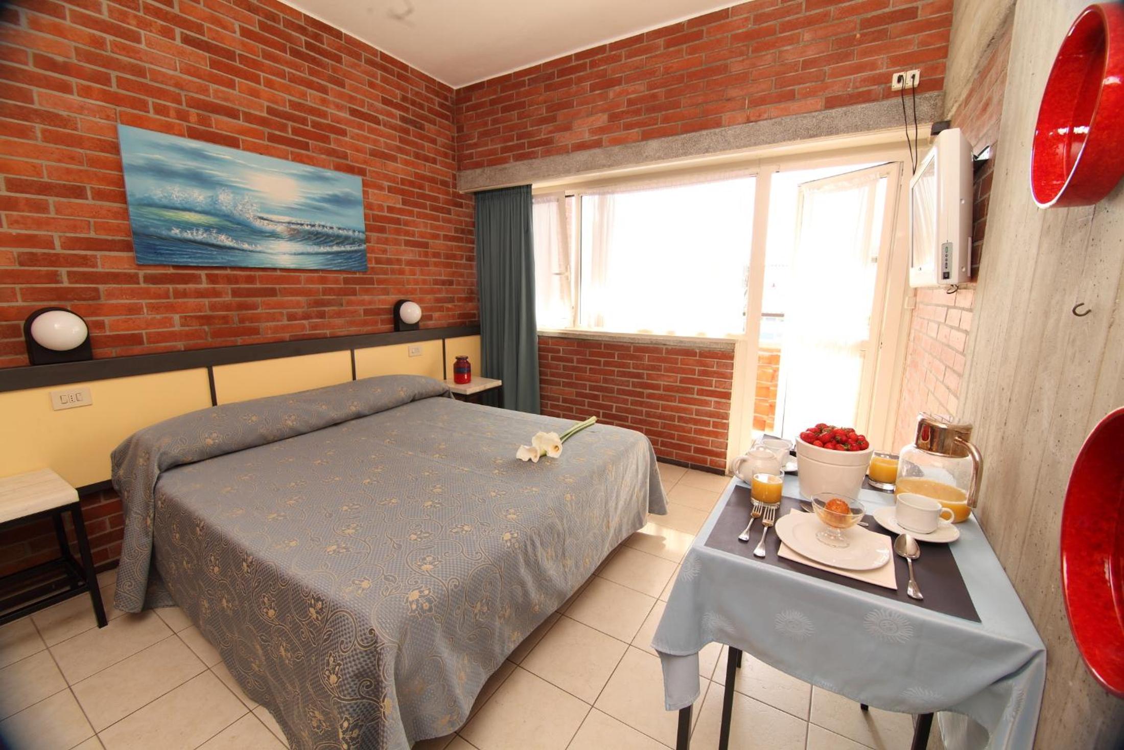 Triple Room - Photo 9