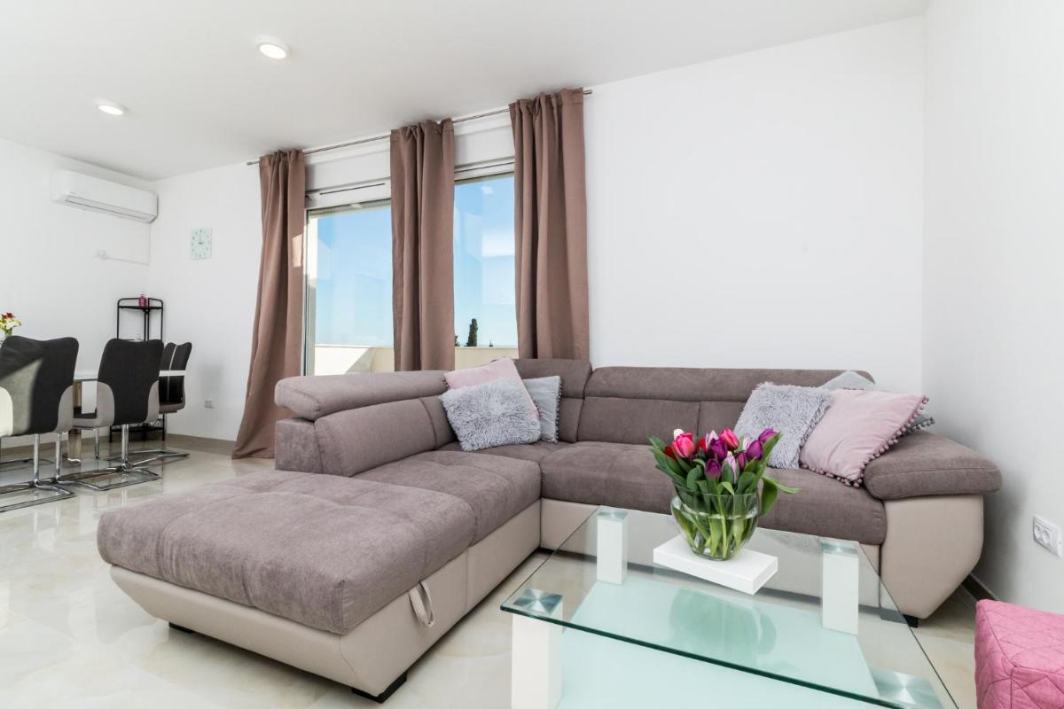 Apartment with Sea View