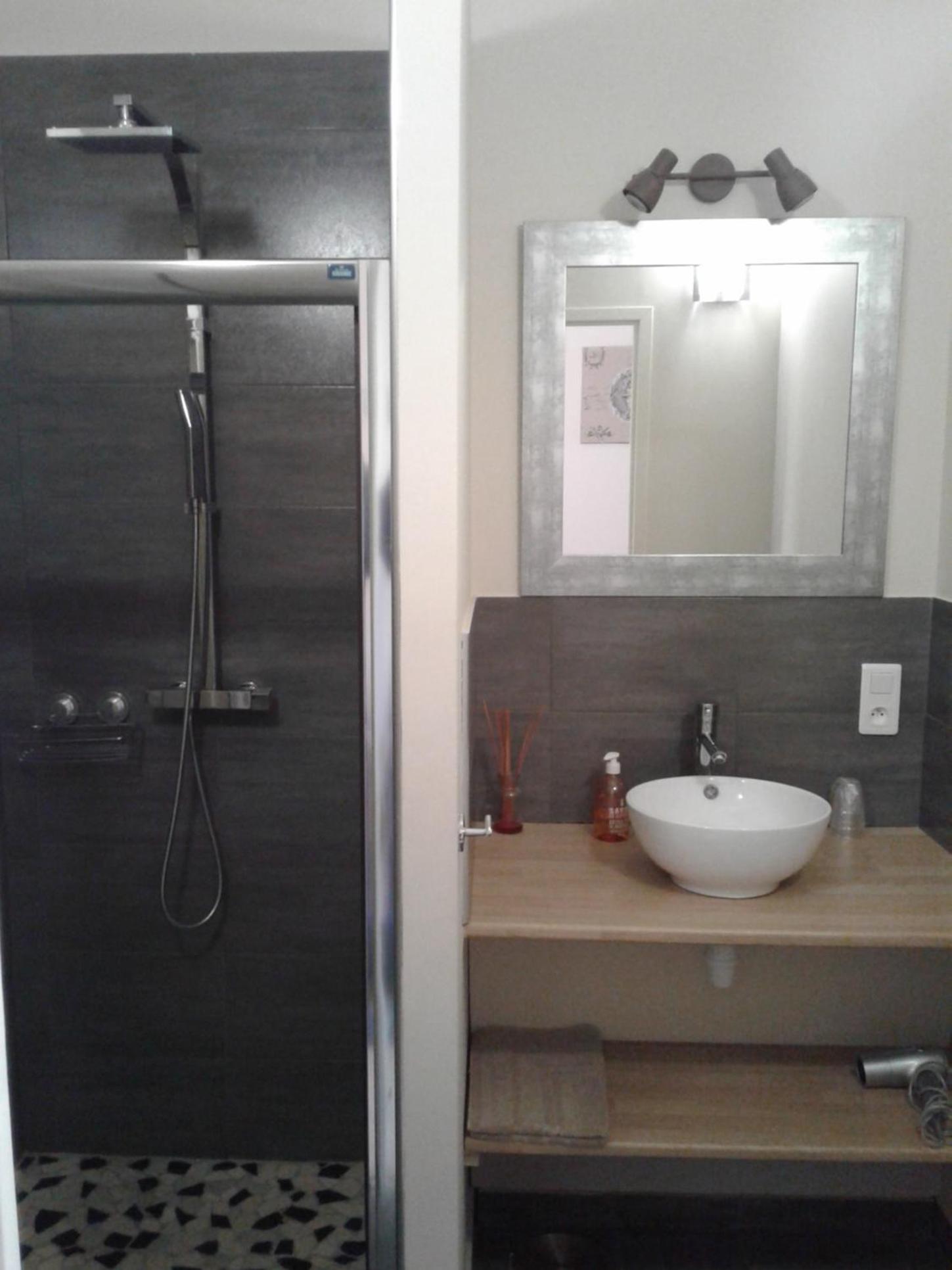 One-Bedroom House photo 1