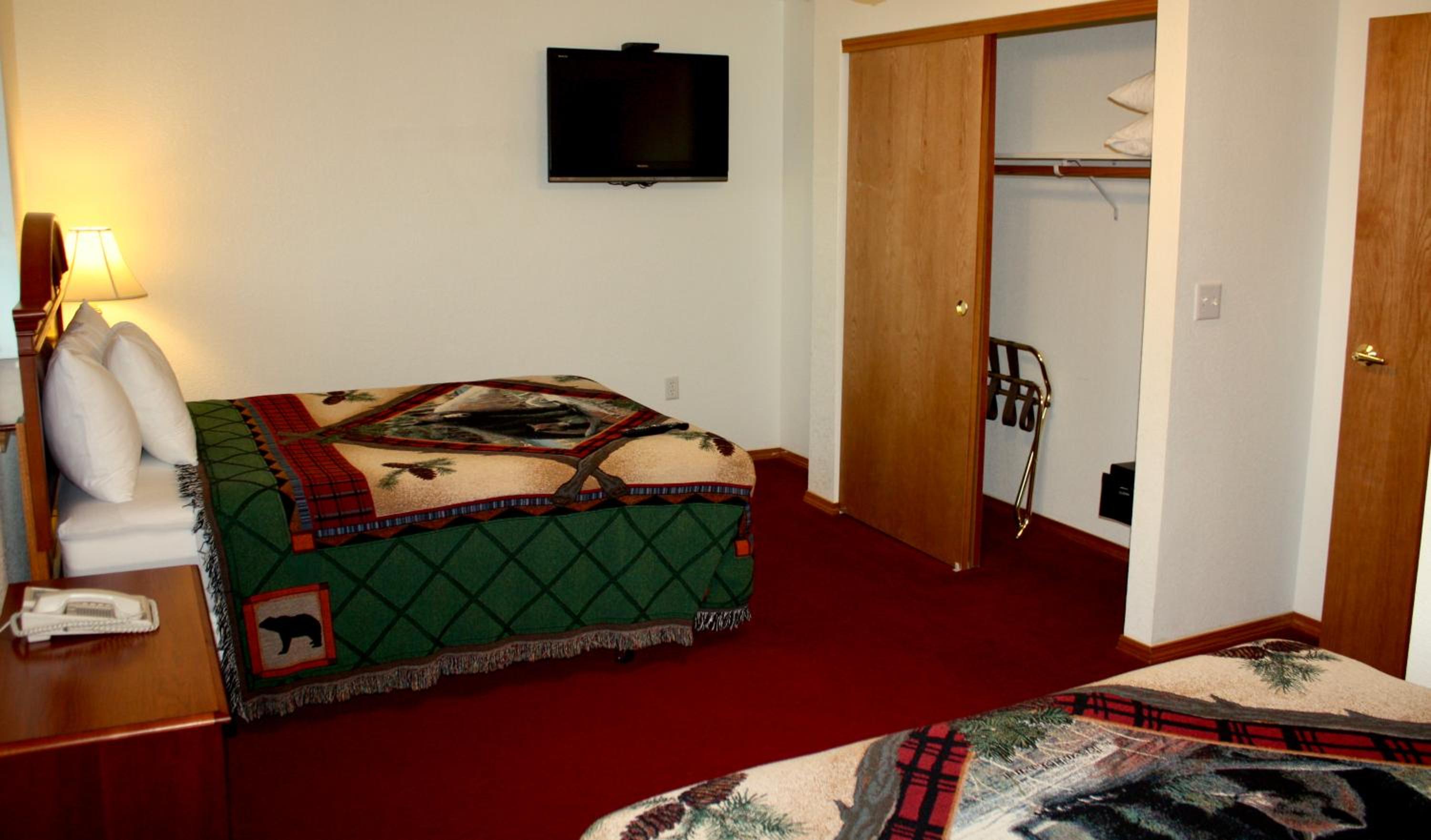 One-Bedroom Queen Suite with Two Queen Beds